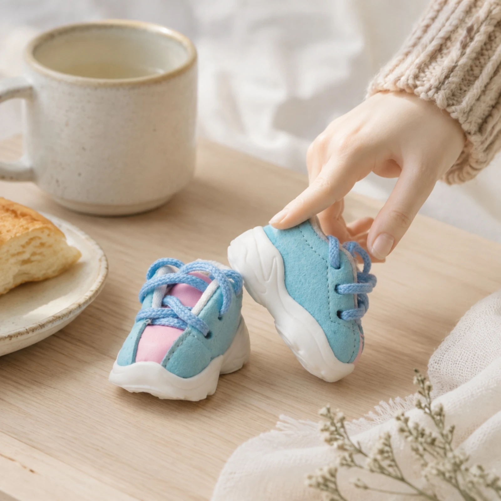 PU Doll Sneakers with Lace-up Closures Sporty Low-Top Doll Sneakers Easy to Style