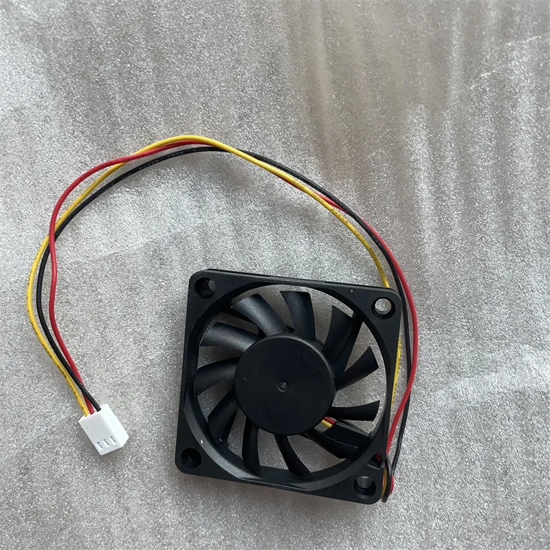 60X60X10MM R 126010 Охлаждающий вентилятор BU 12 В 0,35 А 3 провода 6010