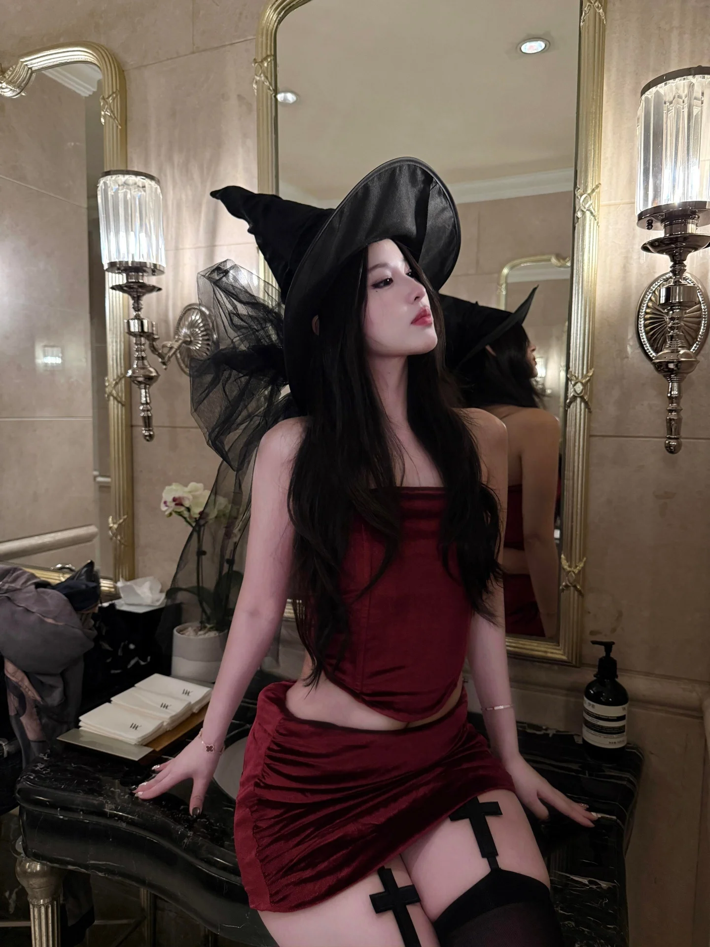 Seksowny Czerwony Diabełek Halloween Cosplay Dopasowany Zestaw Spódnica i Top Tube Sweet Cool Personali Czerwona Spódnica Owijana ter Ne Design