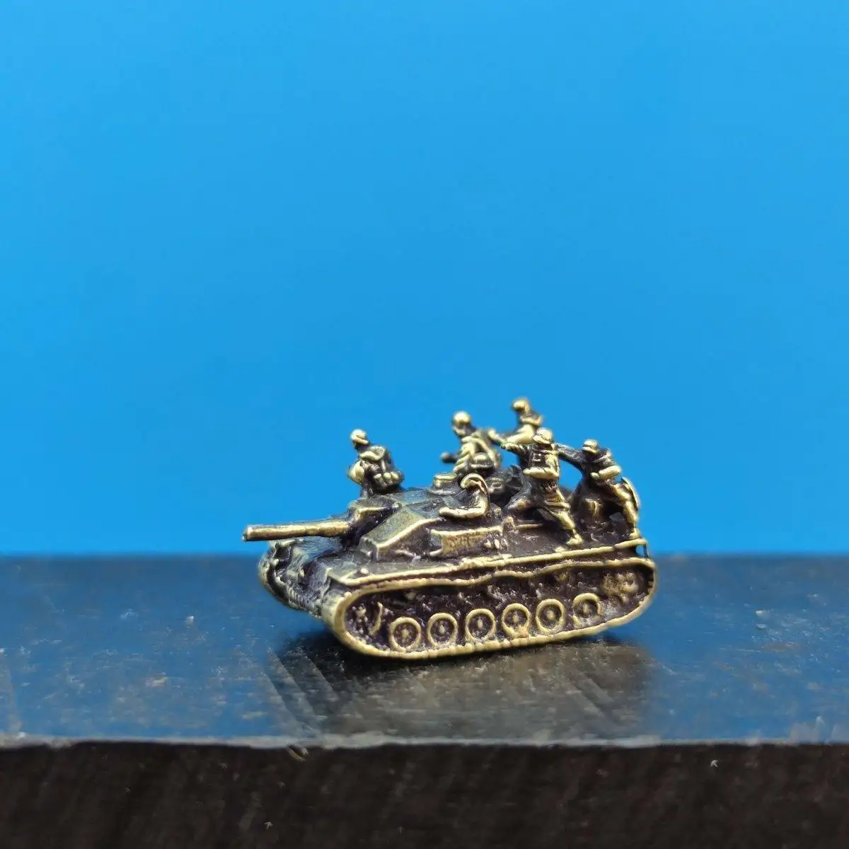 

WWII German Tiger I Heavy Tank Brass Miniature Model, Metal Micro Landscape for Sandbox Wargaming Military Collectors Hobbyists