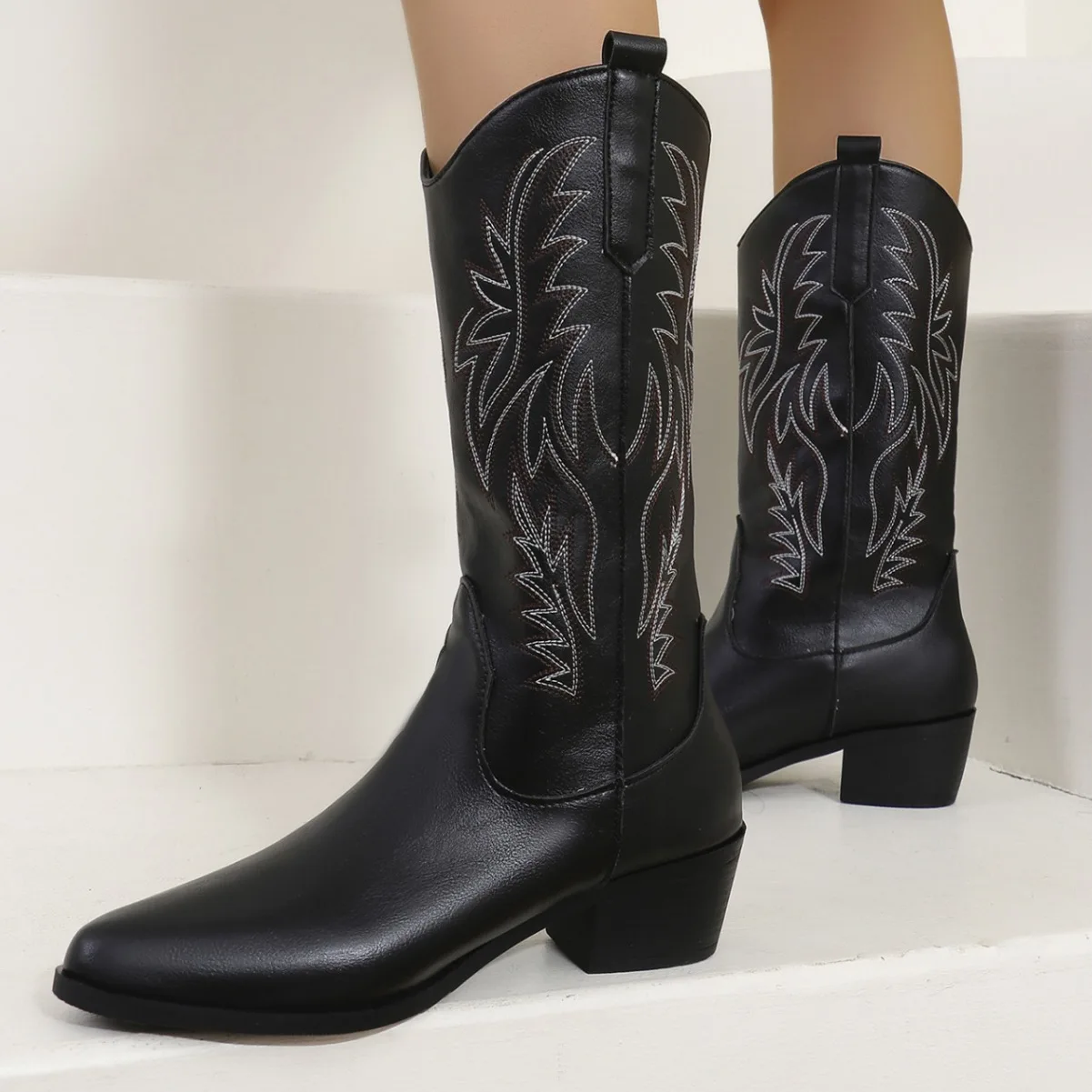 Western Women Boots  Autumn Winter Fashion Chunky Heeled Cowboy Boots Vintage Style Country Western Cowgirl High Heels Boots