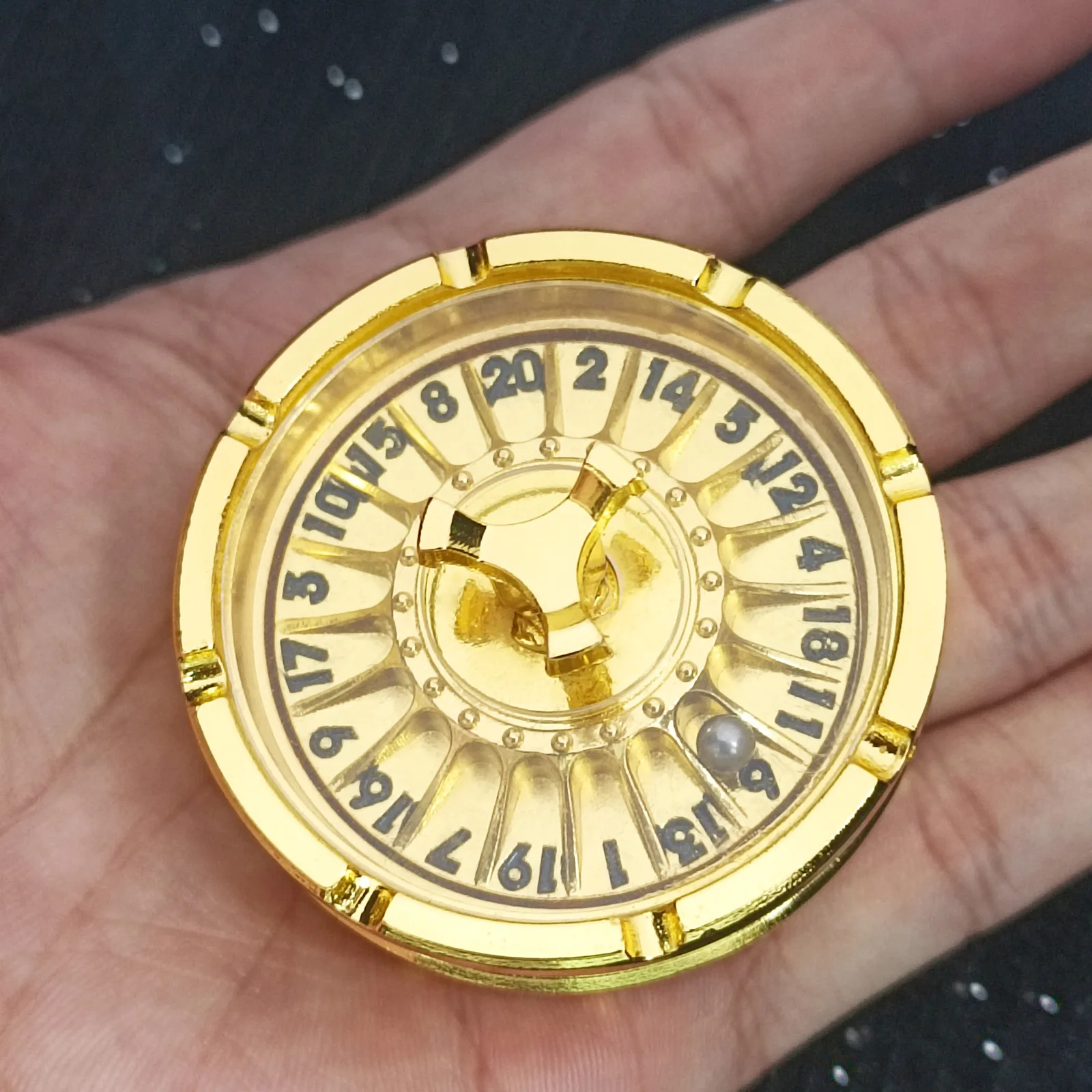 

New metal fingertip gyro roulette suitable for dragon and dungeon spinning metal dice gift table game spinning roulette hot