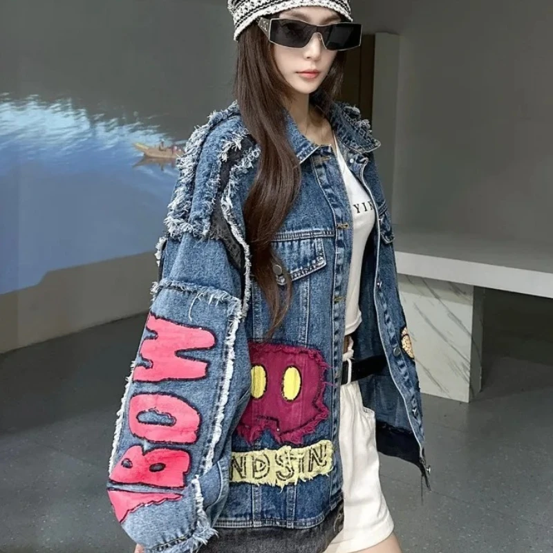 Kurtka dżinsowa vintage z haftem Myszki Miki - postarzany wygląd i napisem "AND SIN NO MORE!". Slogan, odzież uliczna w stylu Y2K do codziennego noszenia