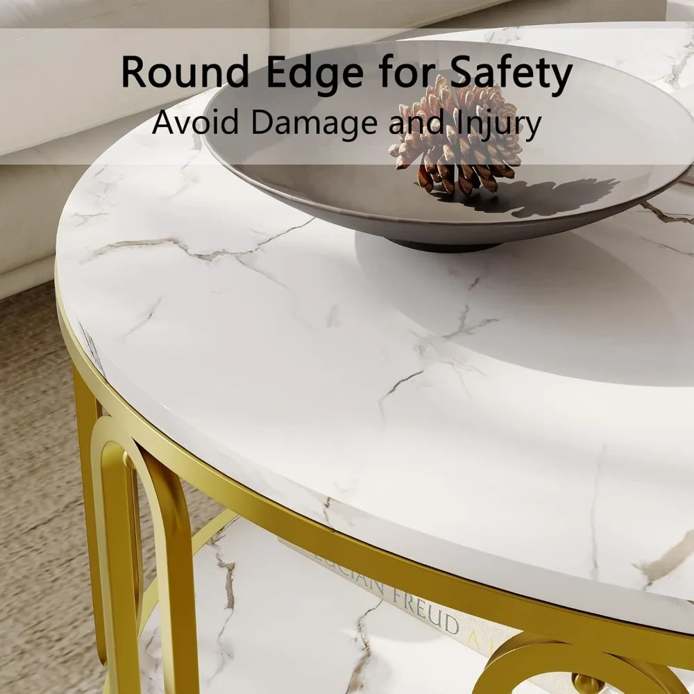 طاولة قهوة خشبية بيضاء منقوشة بالرخام مع مساحة تخزين مستديرة وأرجل معدنية ذهبية لغرفة المعيشة