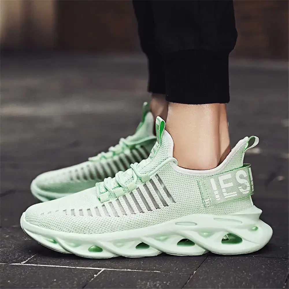 Numero 39 40-41 Scarpe basse casual da golf di grandi dimensioni per uomo Scarpe da ginnastica marroni da uomo Sport Super Brand Tines Factory Revender Styling