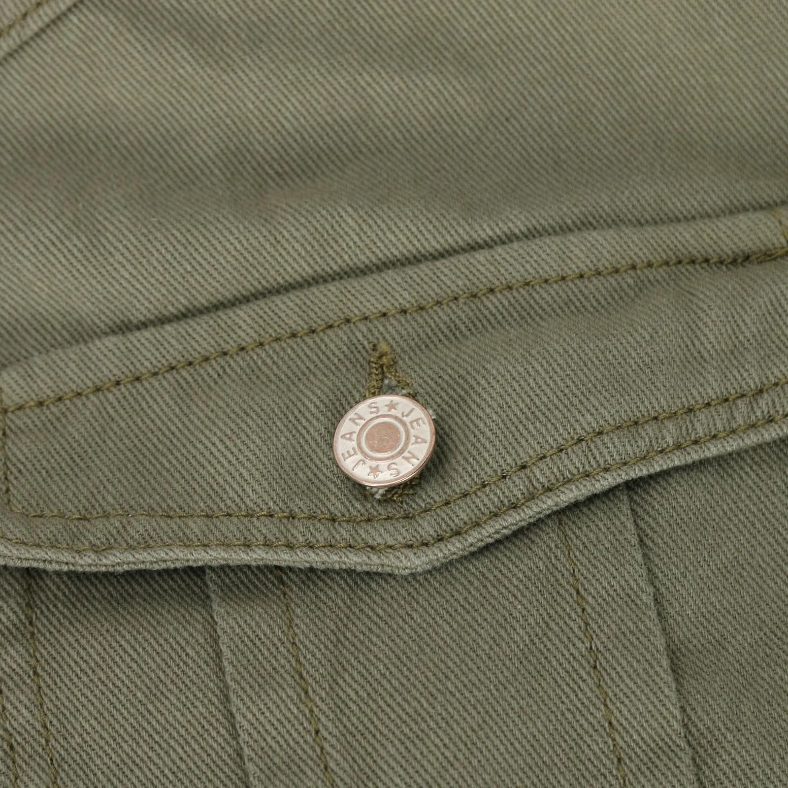 سترات الدنيم للنساء سترة سائق الشاحنة العصرية مع جيب بلون سادة سترة الدنيم فضفاضة معطف الخريف طويلة الأكمام الدنيم