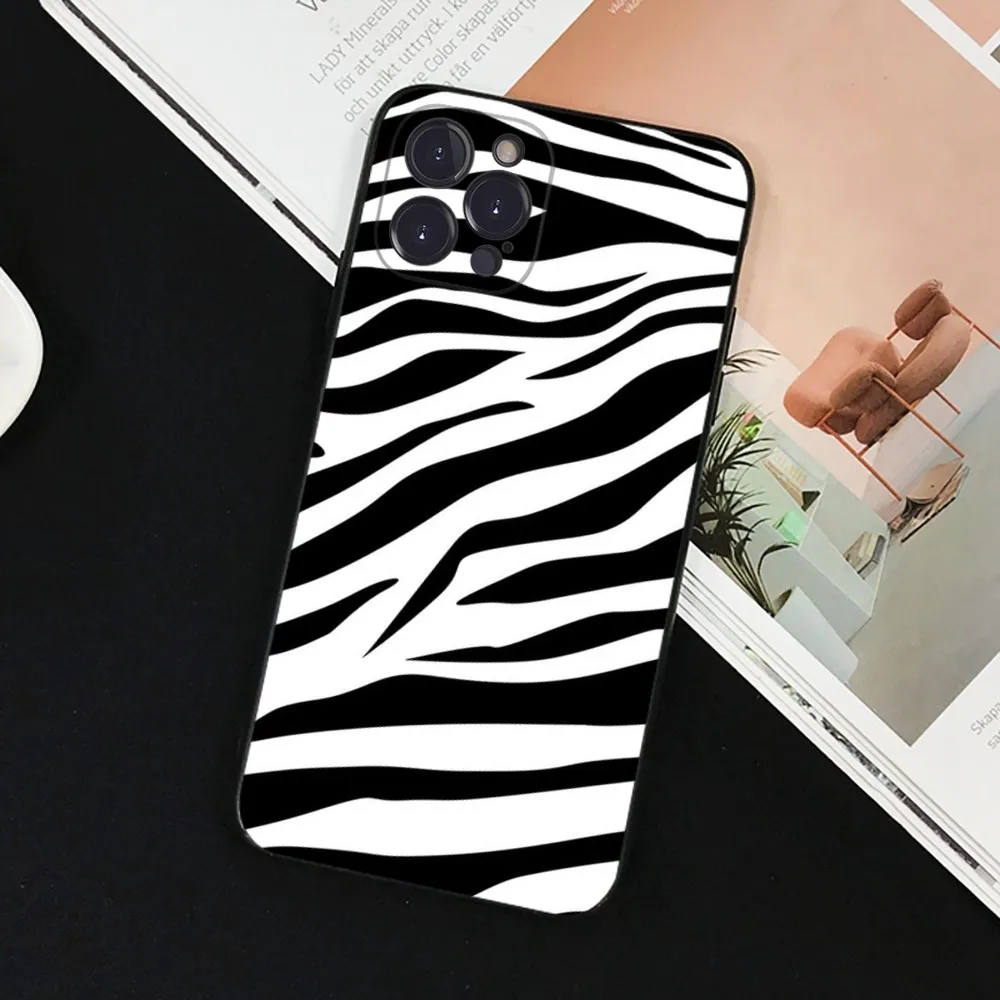 Fashion Zebra Phone Case For IPhone 15 6 7 8 Plus 11 12 13 14 Pro SE 2020 MAX Mini X XS XR Back Funda Cover