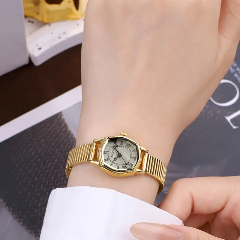 Simple retro Roman women's watch niche high value luxury gold student quartz waterproof watch 2025 new birthday gift