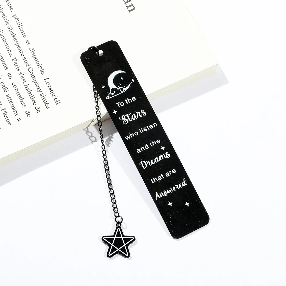 The new electrophoretic black high-end stainless steel star and moon bookmark is a good partner for readers and office workers.