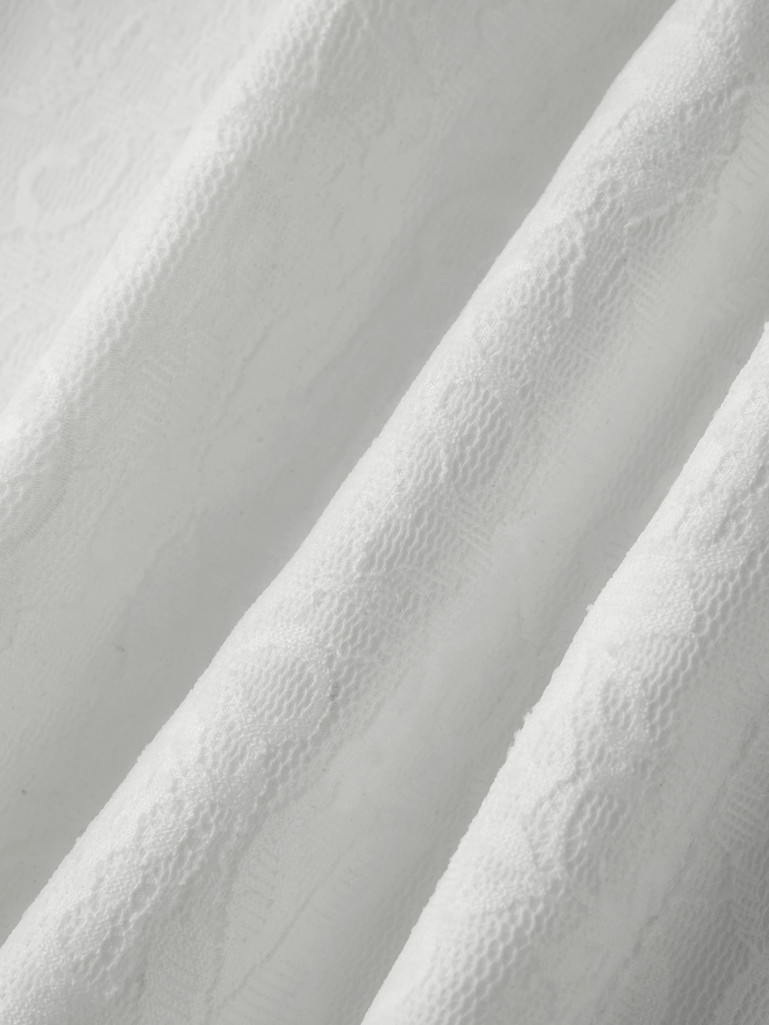 Długa sukienka damska bez ramiączek, elegancka, z kwiatowym wzorem, falbankami, bez rękawów, w stylu boho, idealna na letnie przyjęcie na plaży.