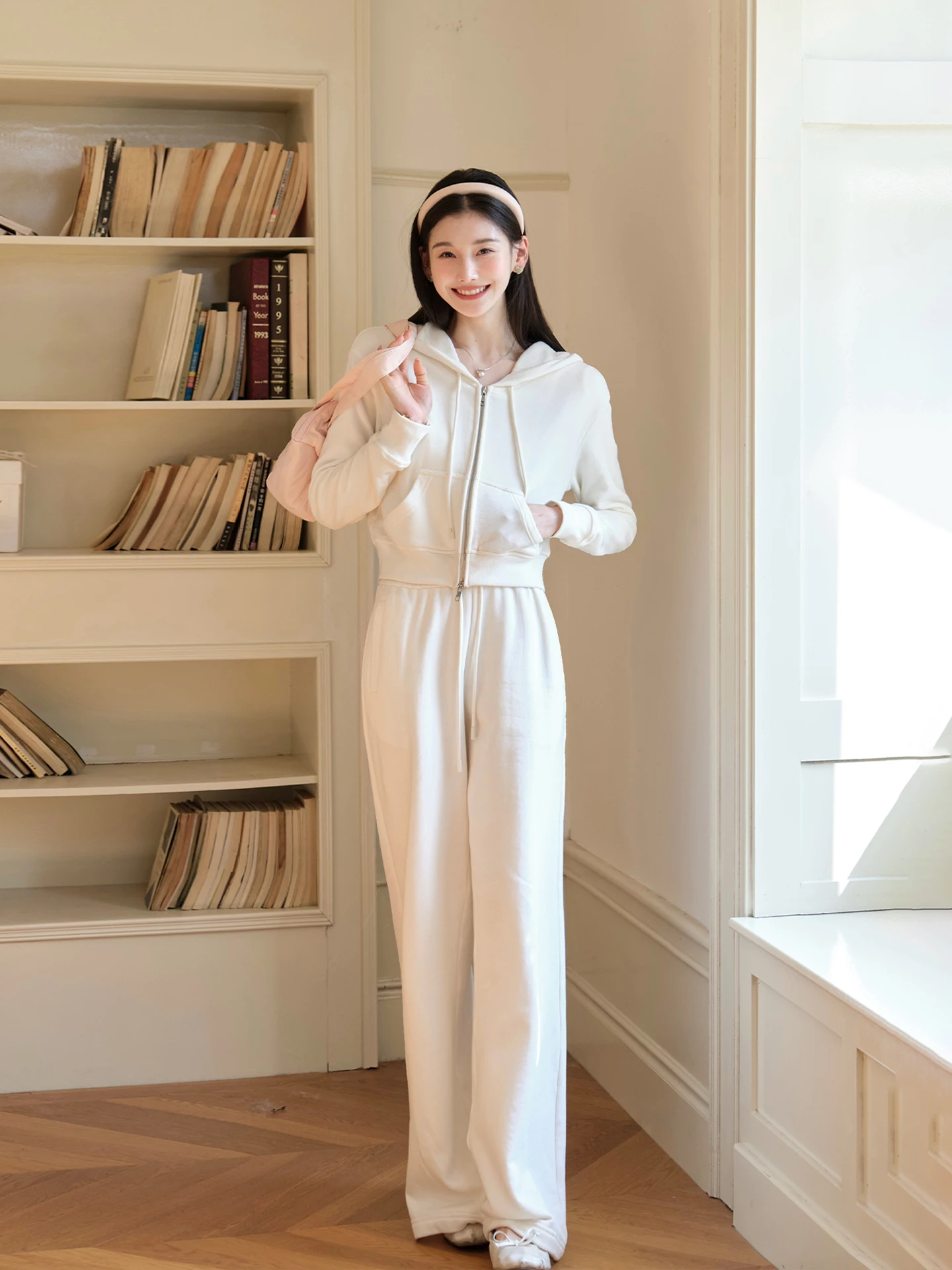 

Уютный комплект ChillCozy Wed из 100% хлопка: толстовка с длинными рукавами и брюки, комплект из двух предметов, женская модная одежда, весенняя коллекция.