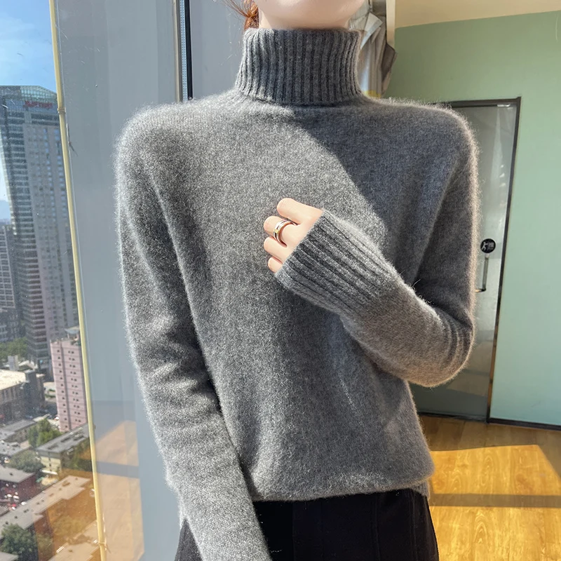 Autumn and winter new women\'s high lapels 100% pure wool long sleeve thick sweater loose classic knitted cashmere sweater.