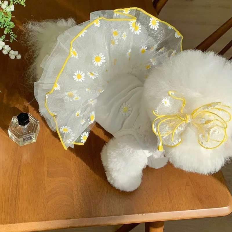 

Pretty Little Daisy Pet Yarn Skirt Pomeranian Summer Sling Teddy Breathable Mesh Pullover Fashion Flower Dog Clothes