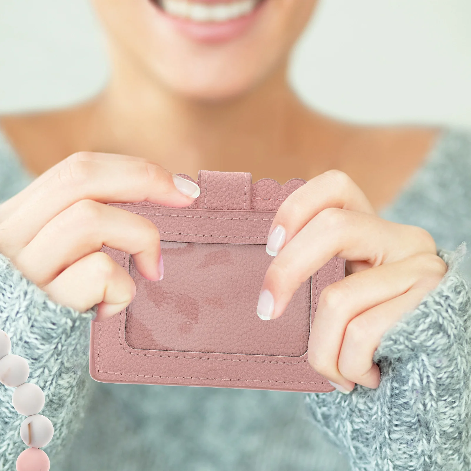 

Bracelet Cards Holder Keychain Wooden Beads Design Id Card Bag Pendant Portable Compact Multi Function Wristlet for Men Women