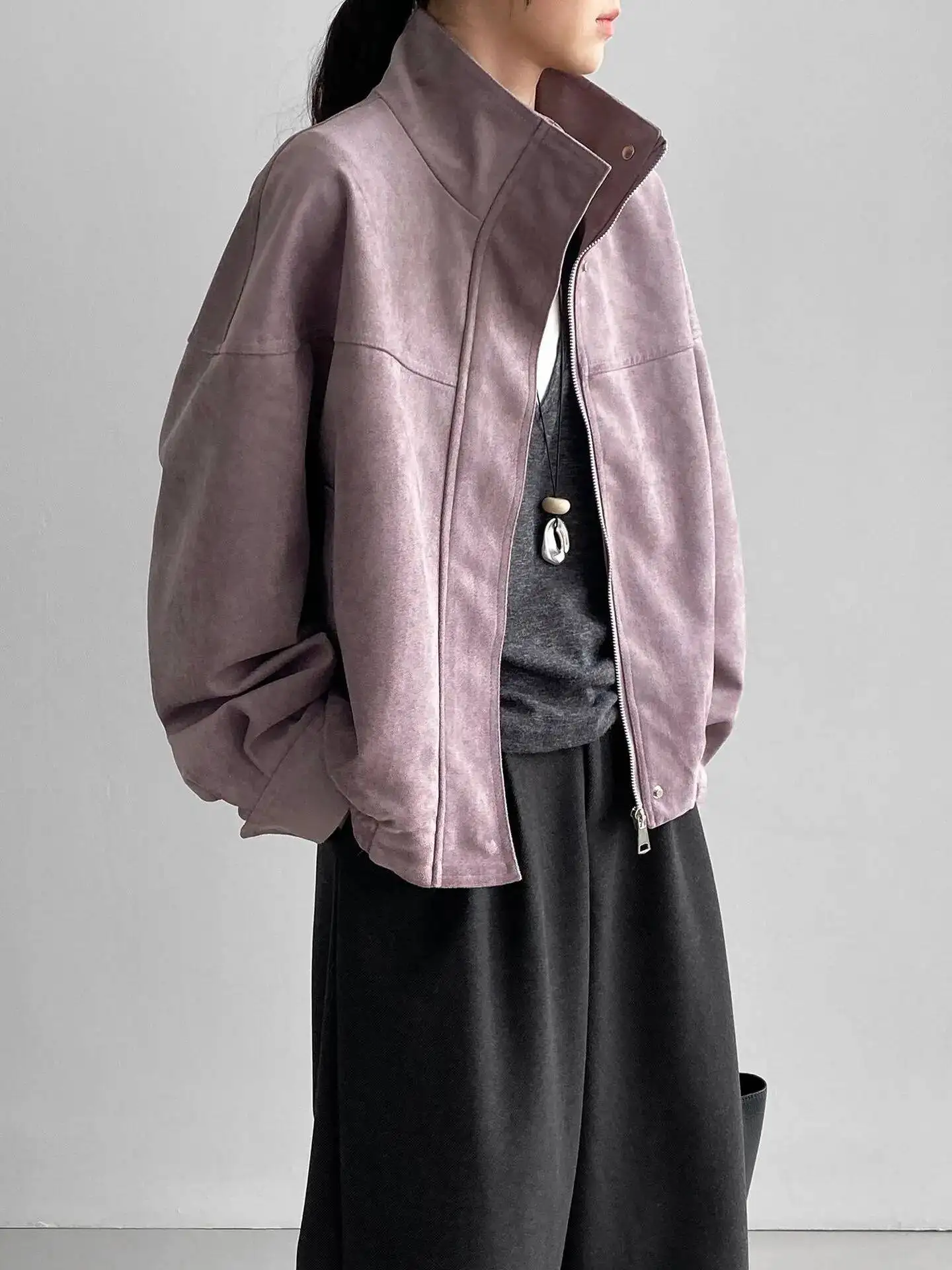 เสื้อแจ็คเก็ตสไตล์เรโทรใหม่ปี 2025 สำหรับผู้หญิง ปกพับได้ สวมใส่สบาย หลากหลายสไตล์ ทรงหลวม ผ้าหนังกลับ