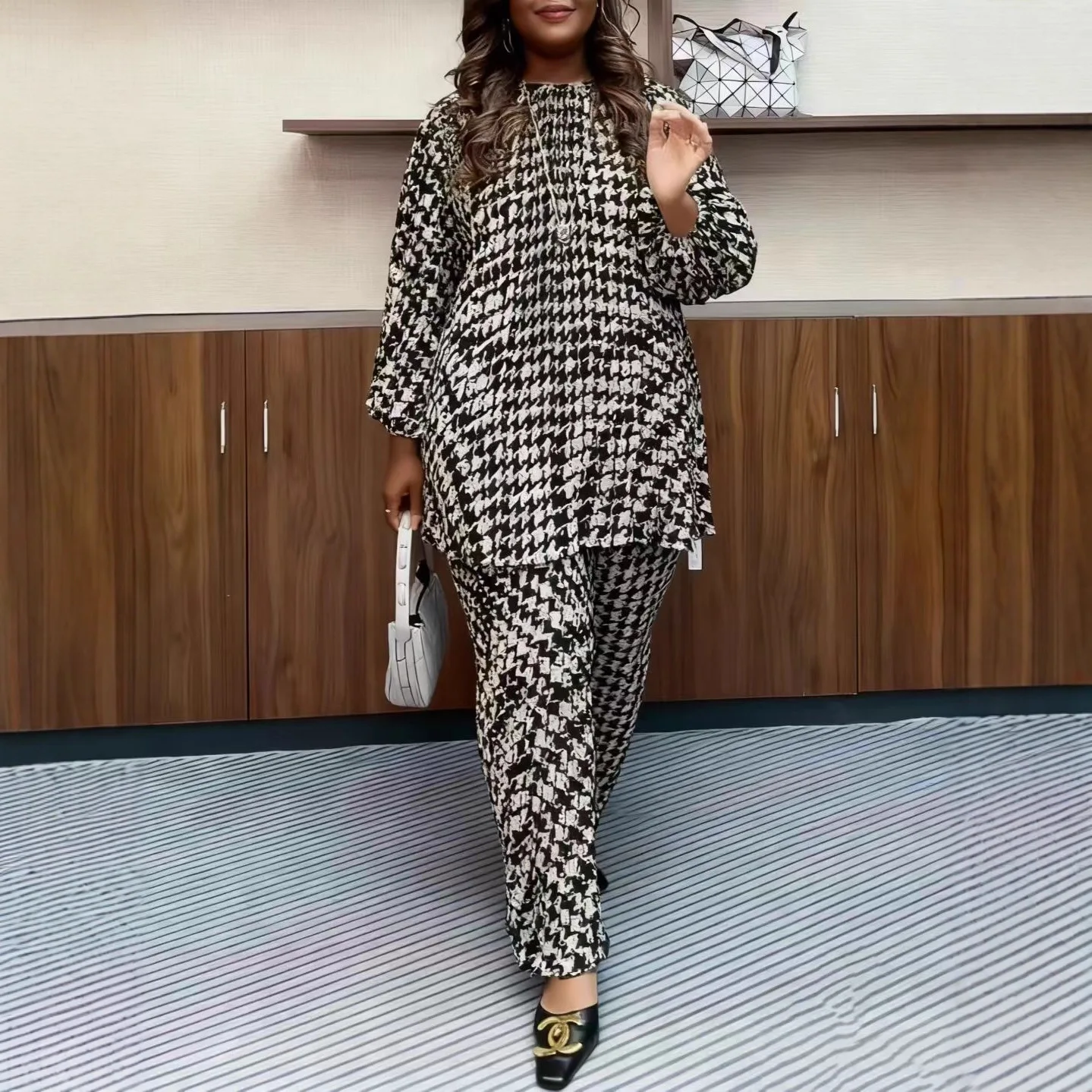 

Miyake Pleated Retro Style Women's Pleated Print Sets Round Neck Loose Lace-up Tops High Waist Skirt Two-piece Set Tide 2025 New