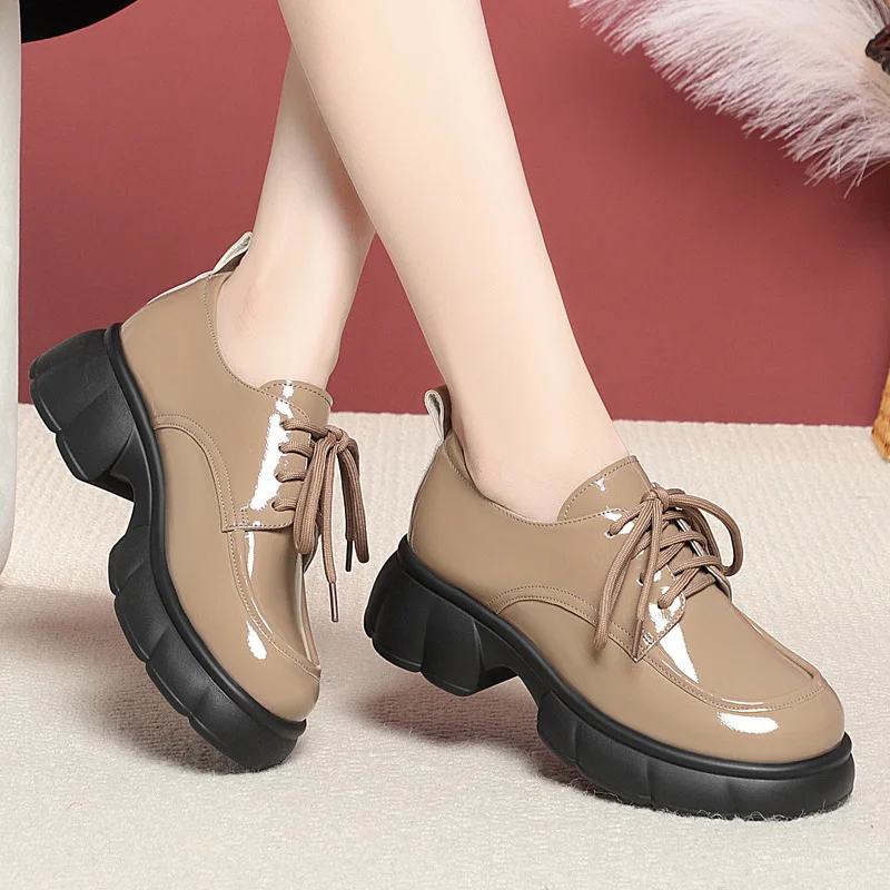 5 سنتيمتر الرجعية الفم العميق مريحة أنيقة أحذية نسائية منصة مسطحة 2025 الخريف مشرق أحذية من الجلد عادية لمكتب أمي العمل