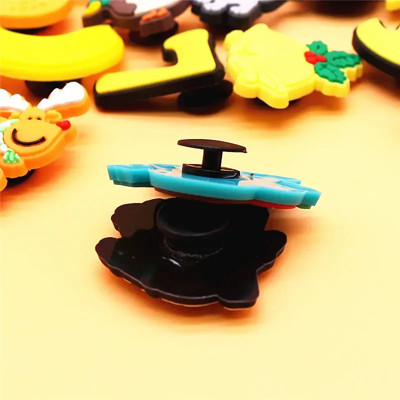 1pcs Christmas Collection PVC Shoe Charms Lovely Animals Garden Shoes Upper Decorations Clogs Pins Unisex Fun Gifts