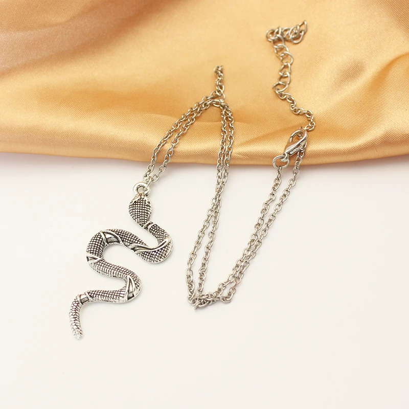 Vintage Big Python Snake Pendant Necklace for Women Silver Color Simple Clavicle Chain Collar Neck Jewelry Hiphop Punk Girl Gift