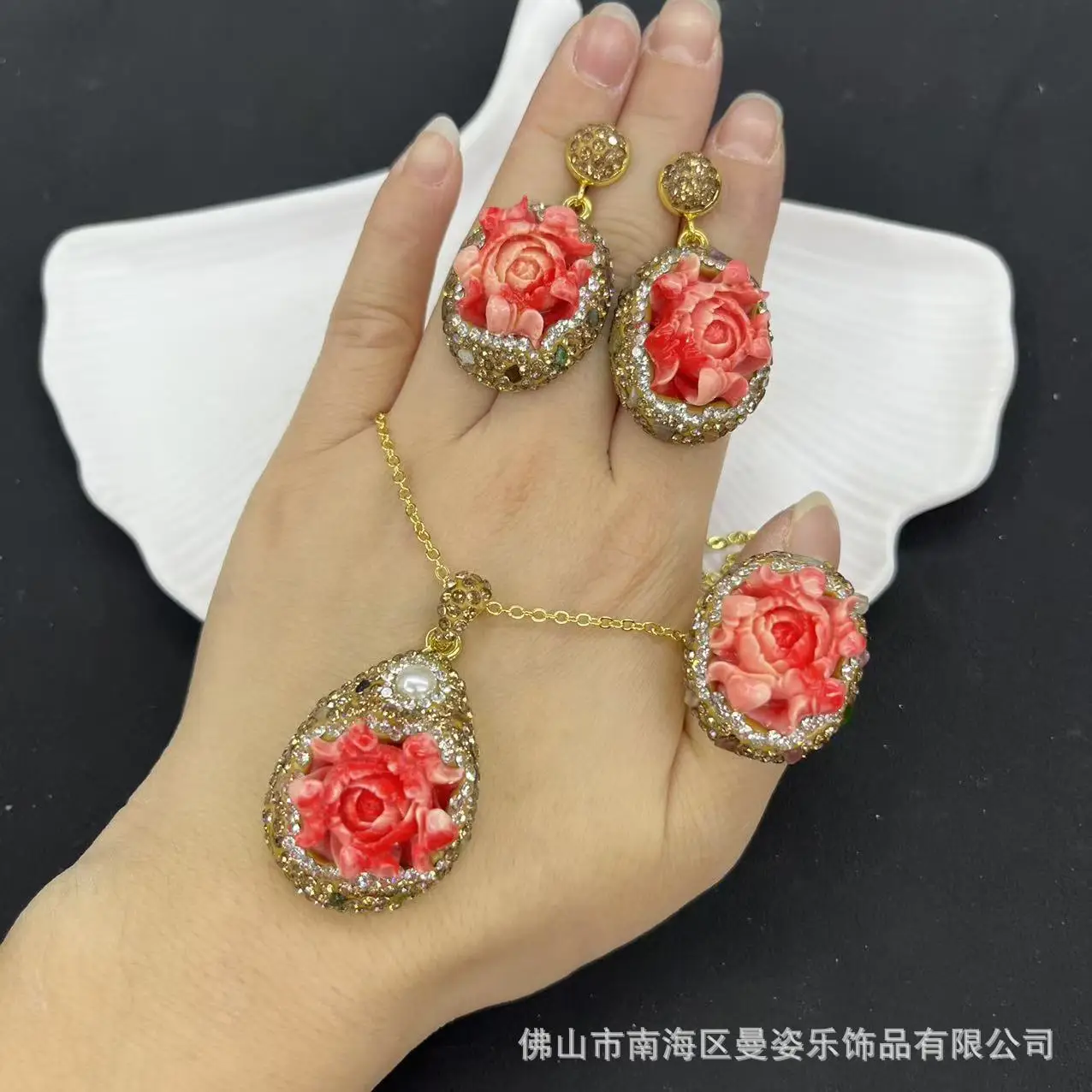 

DIY accessories New Peony Flower Set Guofeng Handmade Carving Peony Flower Shell Powder Press Set Cross-border Resources Factory