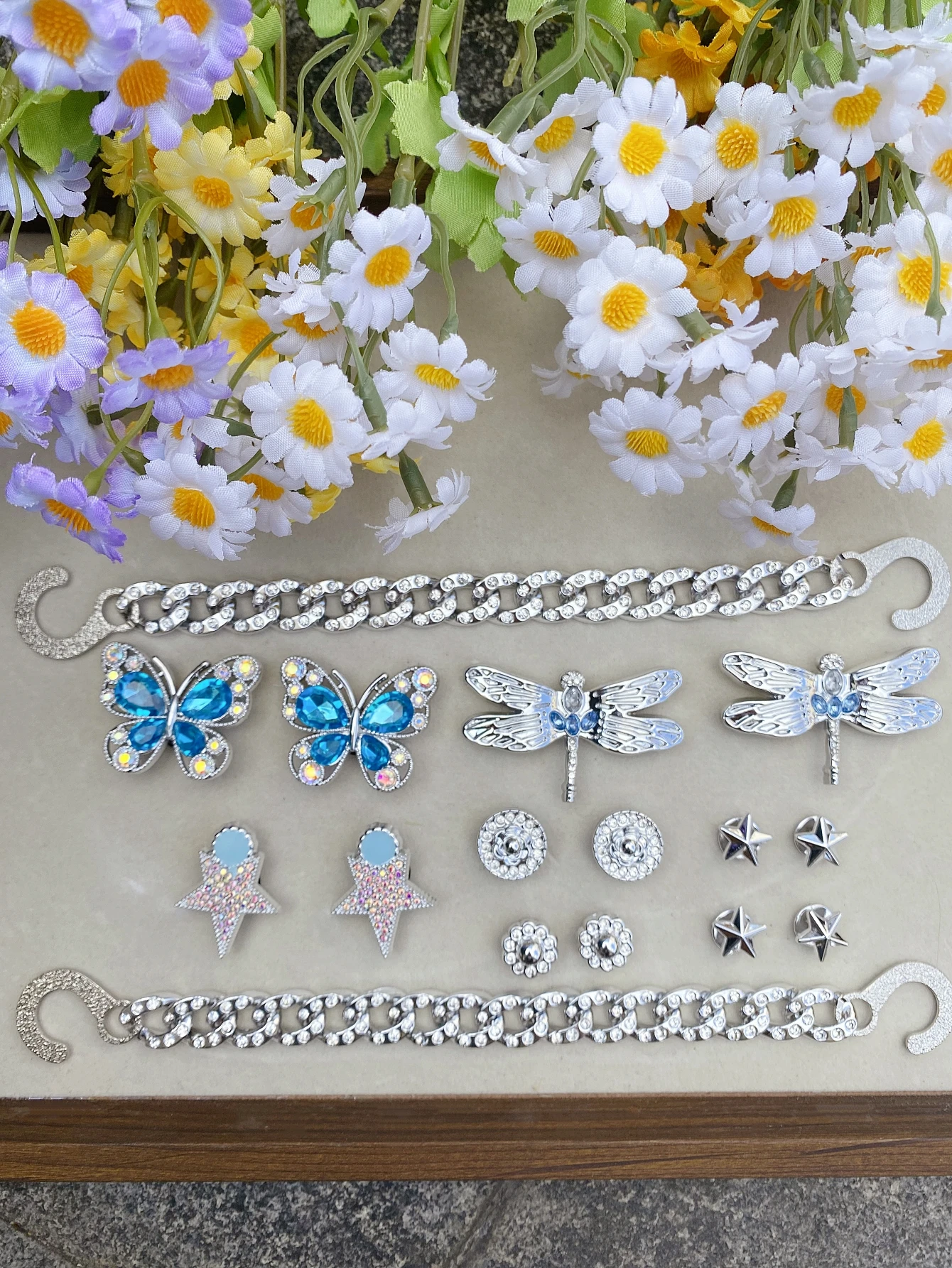 16 إبزيم أحذية فضي (فراشة، اليعسوب، زهرة، نجمة خماسية، سلسلة)، ديكورات DIY، مشبك أحذية متعدد الوظائف ACC