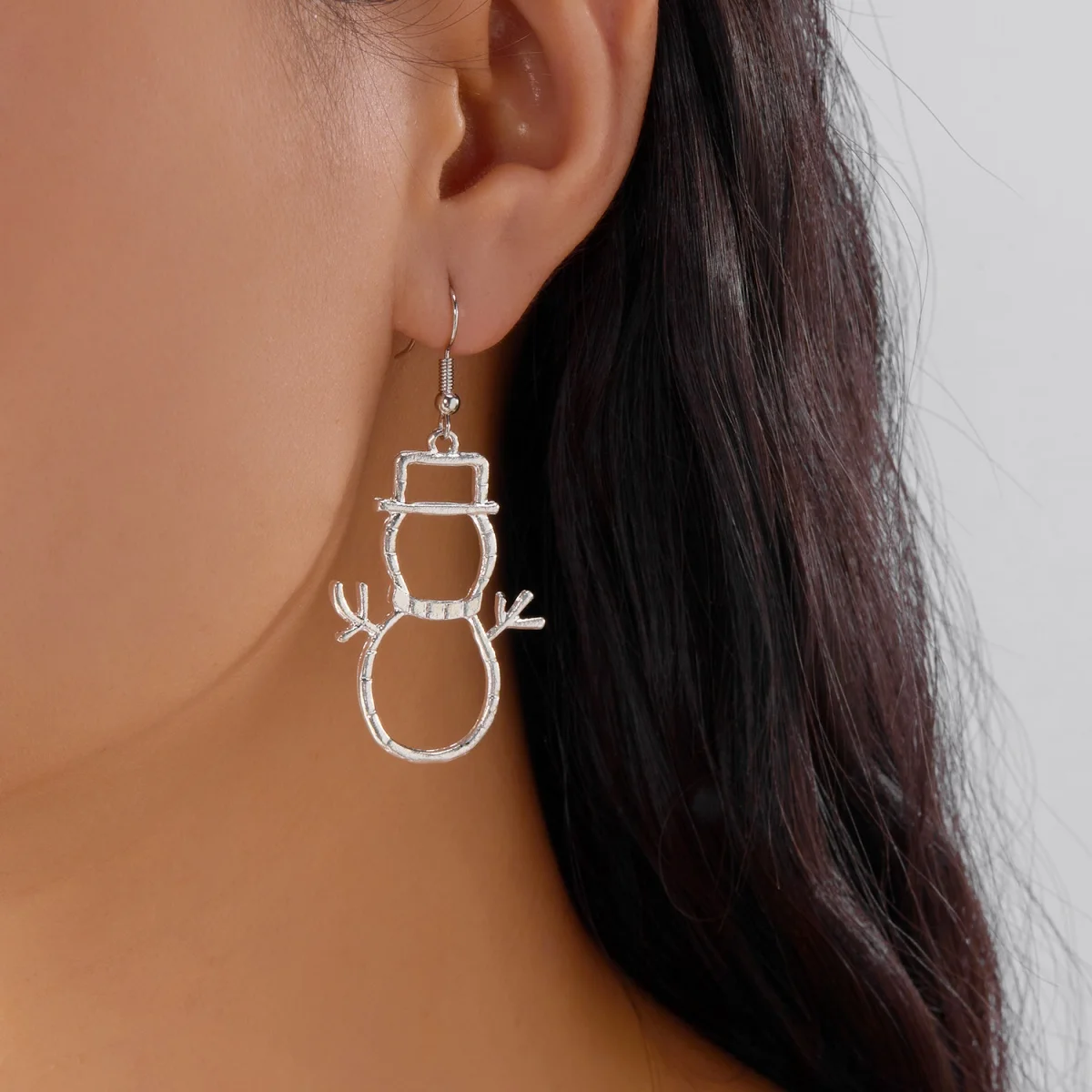 أنيقة عيد الميلاد عطلة الأقراط فضية اللون الجوف المعادن ارتداء قبعة ثلج قطرة الحد الأدنى عيد الميلاد مجوهرات هدية للرجال النساء