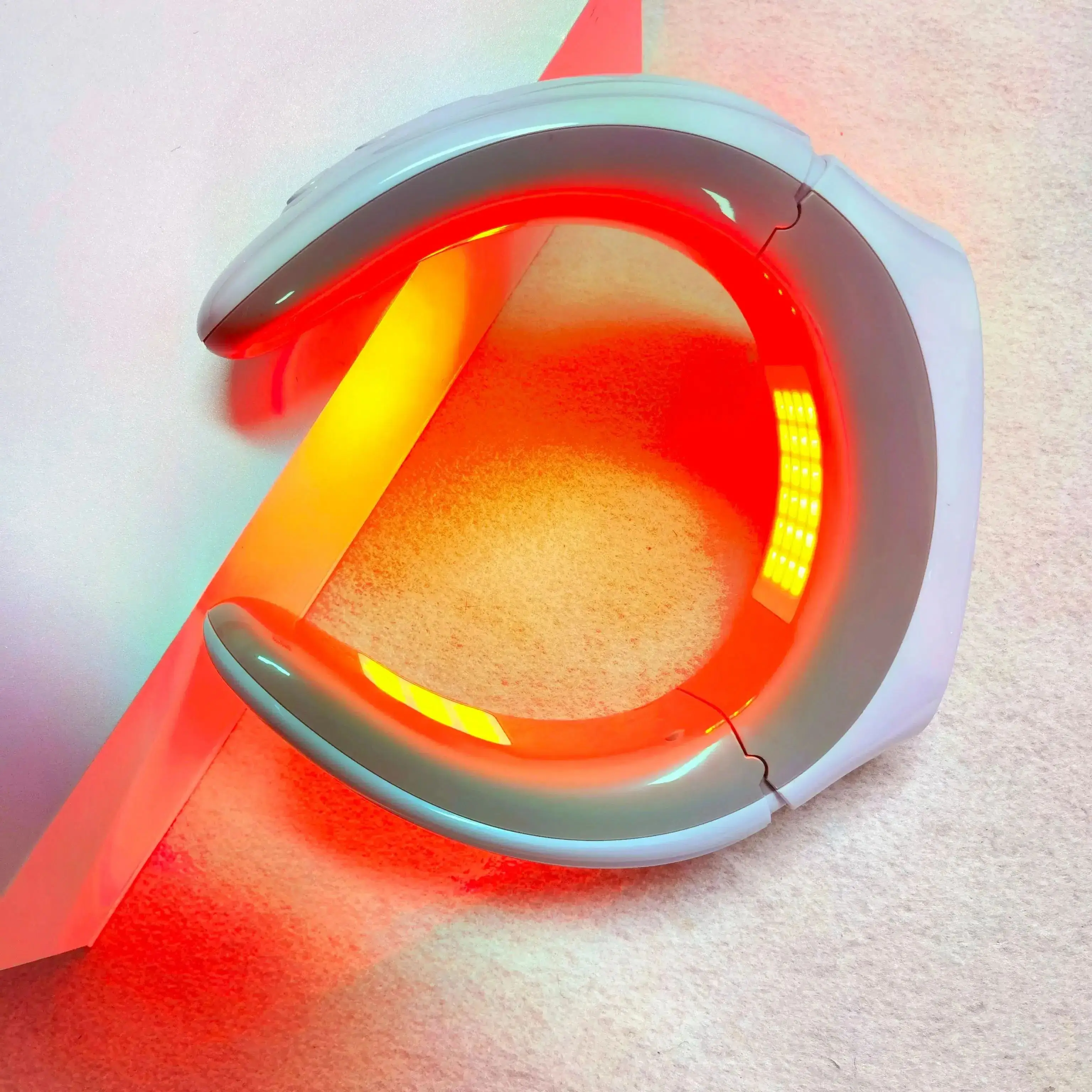 

Shoulder & Neck Pain Relief LED Heating Belt with 2 Wavelengths (660nm/850nm) USB Rechargeable & Portable Design
