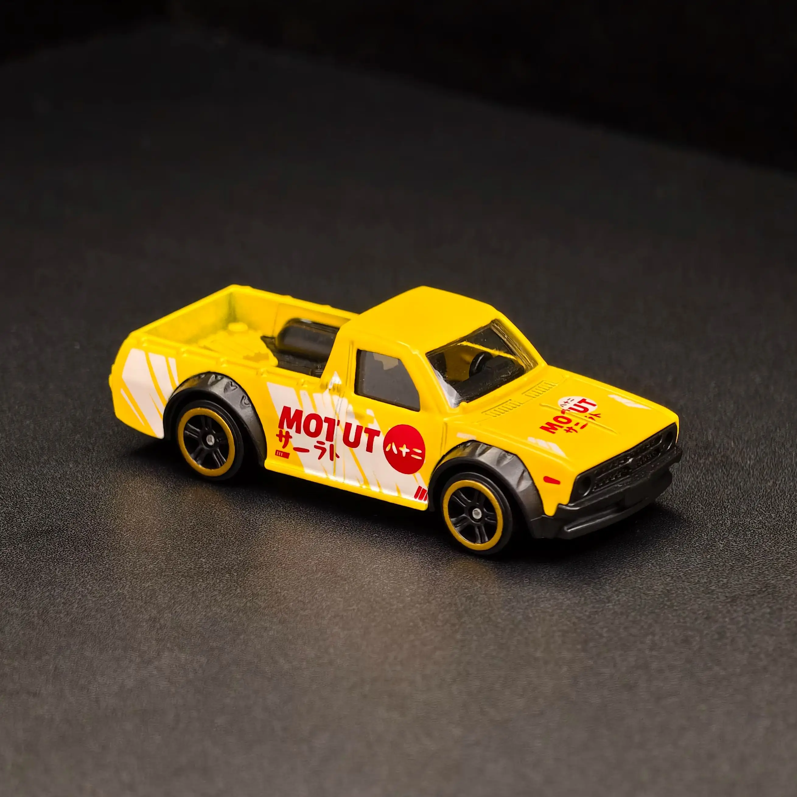 1/64 Scale Diecast Alloy Pickup Truck Toy Yellow Widebody JDM Style Metal Body for Boys Hobby Collection Desktop Ornament Gift
