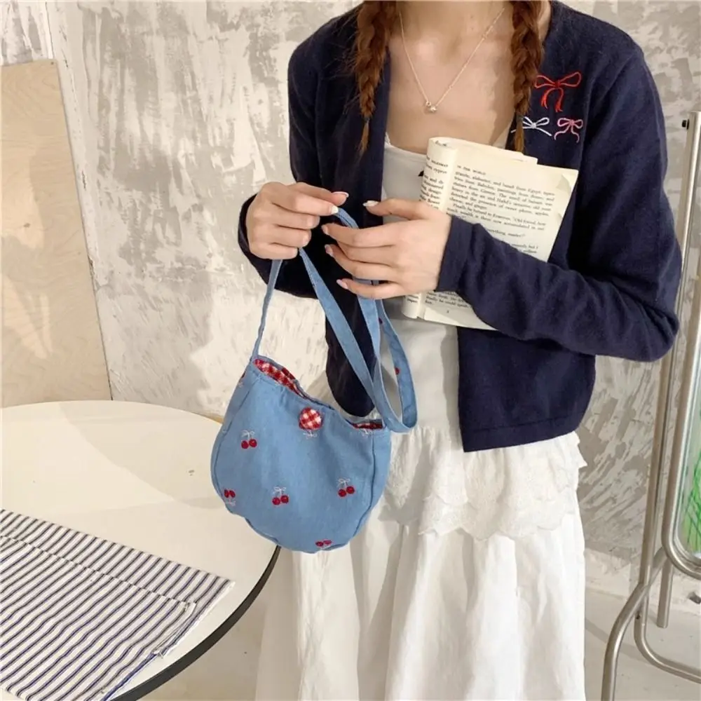 

Y2K Denim Canvas Bag Country Style Large Capacity Flower Shoulder Bag Handbag Cute Embroidered Cherry Crossbody Bag Outdoor