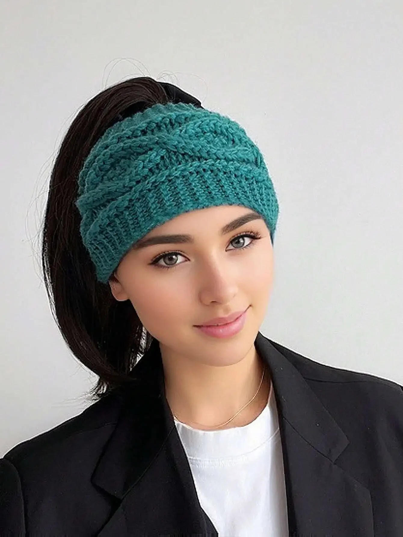 1PC المرأة متعدد الألوان عارضة وجميلة وبوهيمي نمط ذيل حصان قبعة لفصل الشتاء