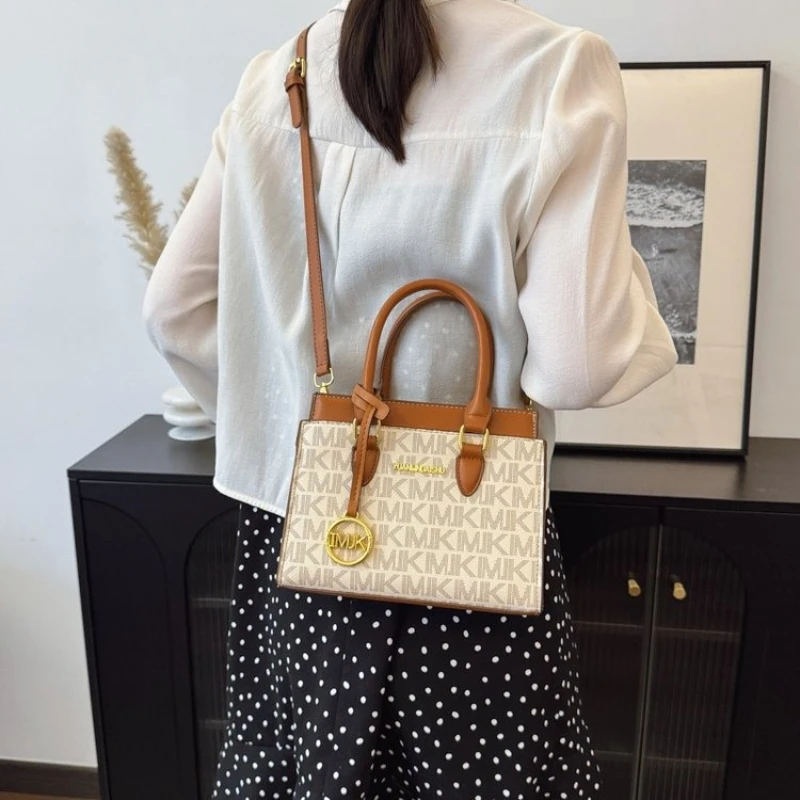 

Woven Bamboo Handle Bag: Sustainable Female Handbag, Eco-chic Light Luxury Design with Linen Body & Inner Zip Pocket