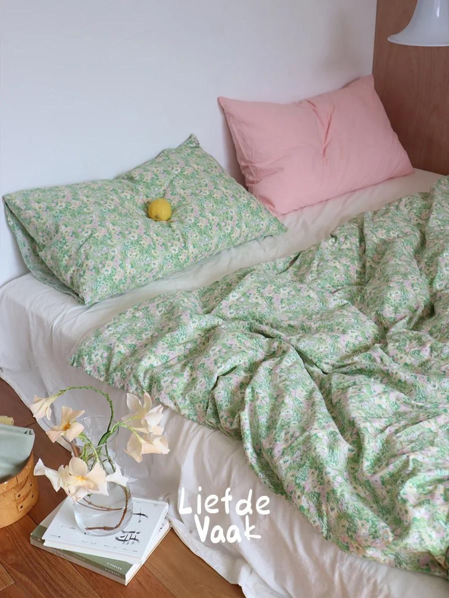 

Комплект постельного белья из чистого хлопкового фланеля, 40 нитей, с мелким цветочным узором, пододеяльник, балдахин, комплект из четырех предметов, хлопковые простыни