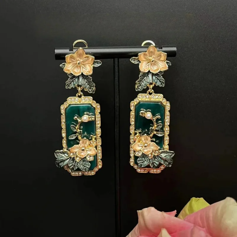 New High-End Fashion Middle-Aged Imitation Jade Carved Glass Pearls Retro Earrings For Women Jewelry Accessories Gifts Wholesale