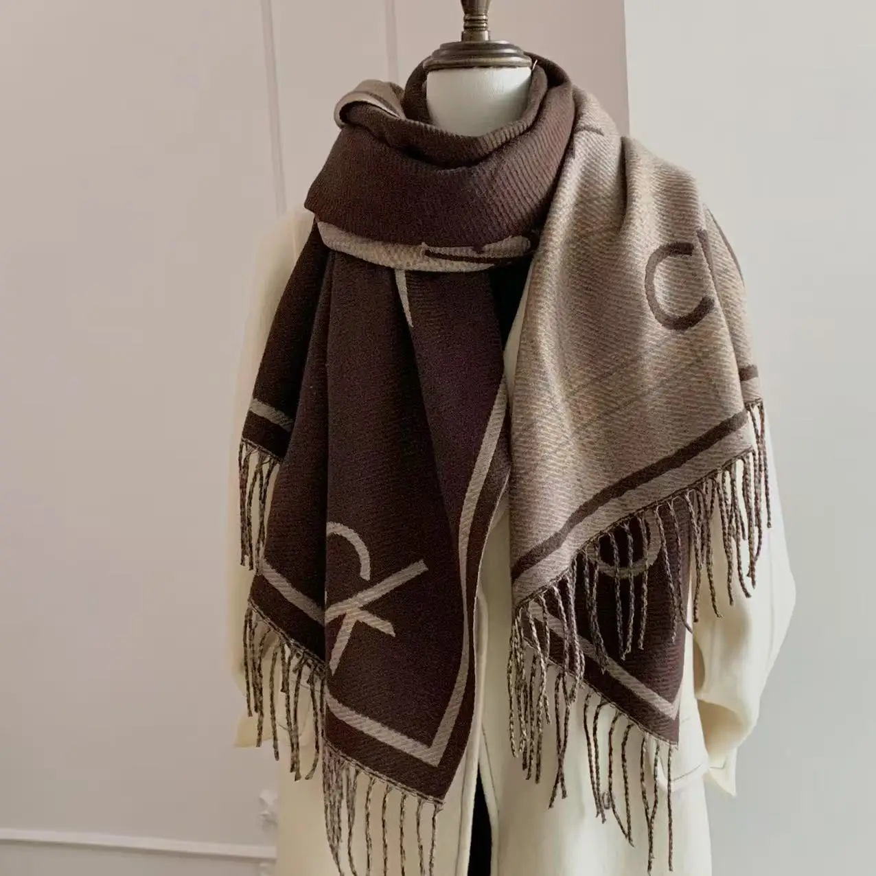 

Новые роскошные зимние двусторонние кашемировые длинные шарфы с бахромой, высокое качество, женская утепленная шаль, женский теплый шарф из пашмины