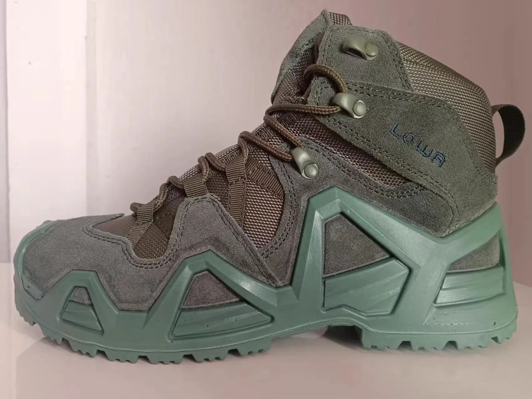 

Men's hiking boots, large size outdoor anti-slip sports shoes, men's rock climbing shoes, designer military boots