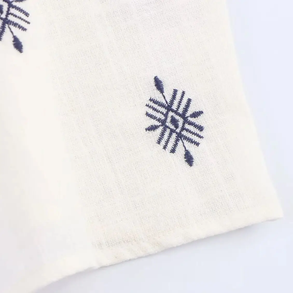 2025, FRAU Frauen Mode Europäischen und Amerikanischen Stil Herbst Neue Gestickte Hemd Chic Bogen Casual Top Blusen Mujer