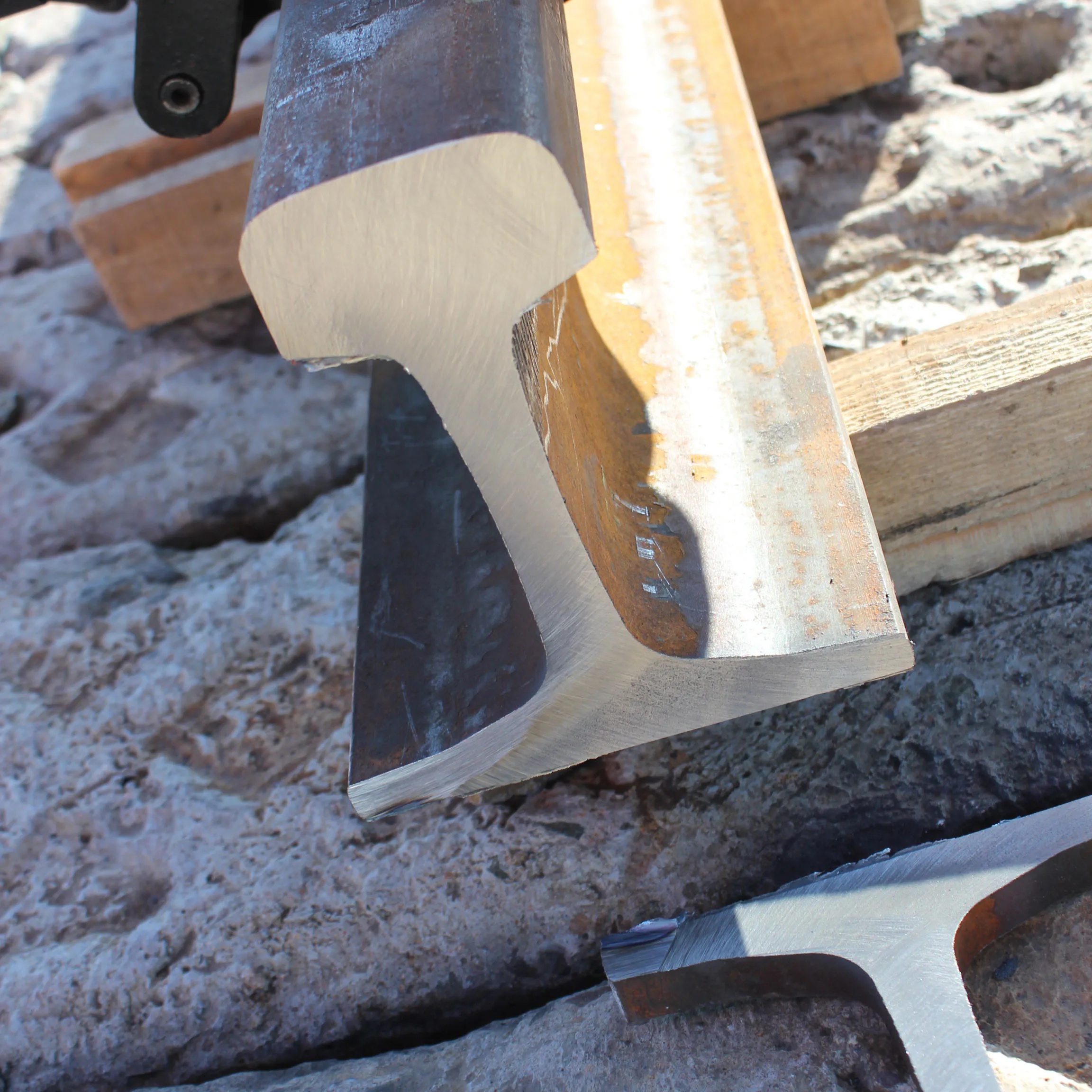 

Станок для резки рейки бензинового двигателя с внутренним сгоранием