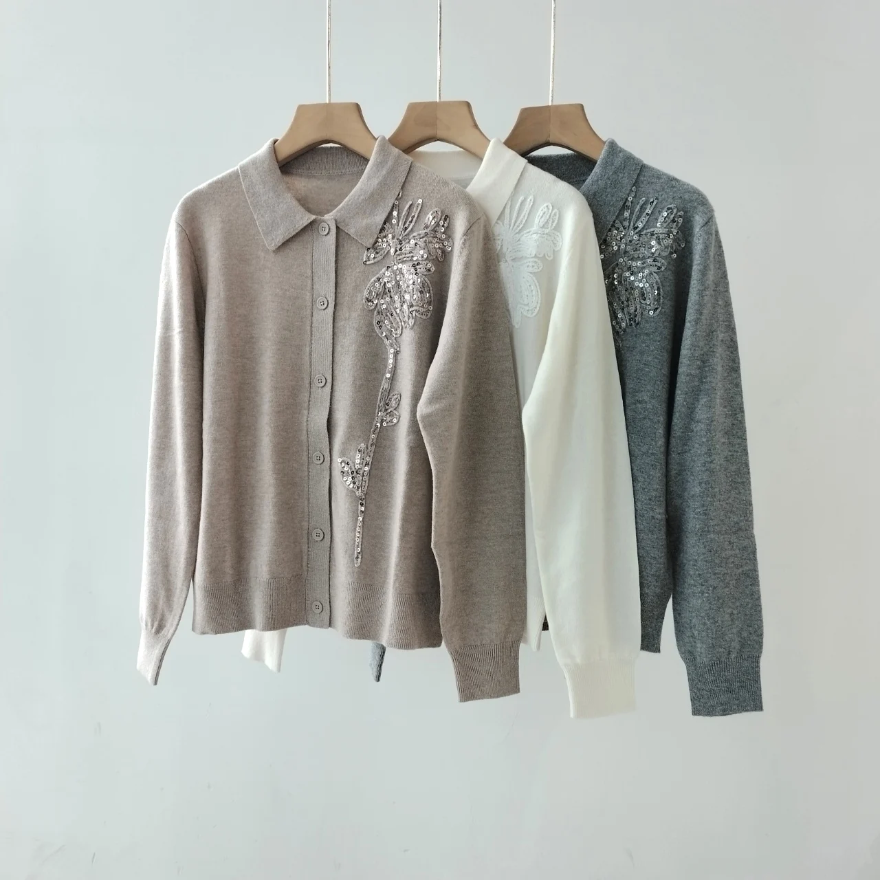 

New Autumn And Winter High Quality Fashion Casual Polo Collar Beaded Plate Flower Cashmere Knitted Cardigan