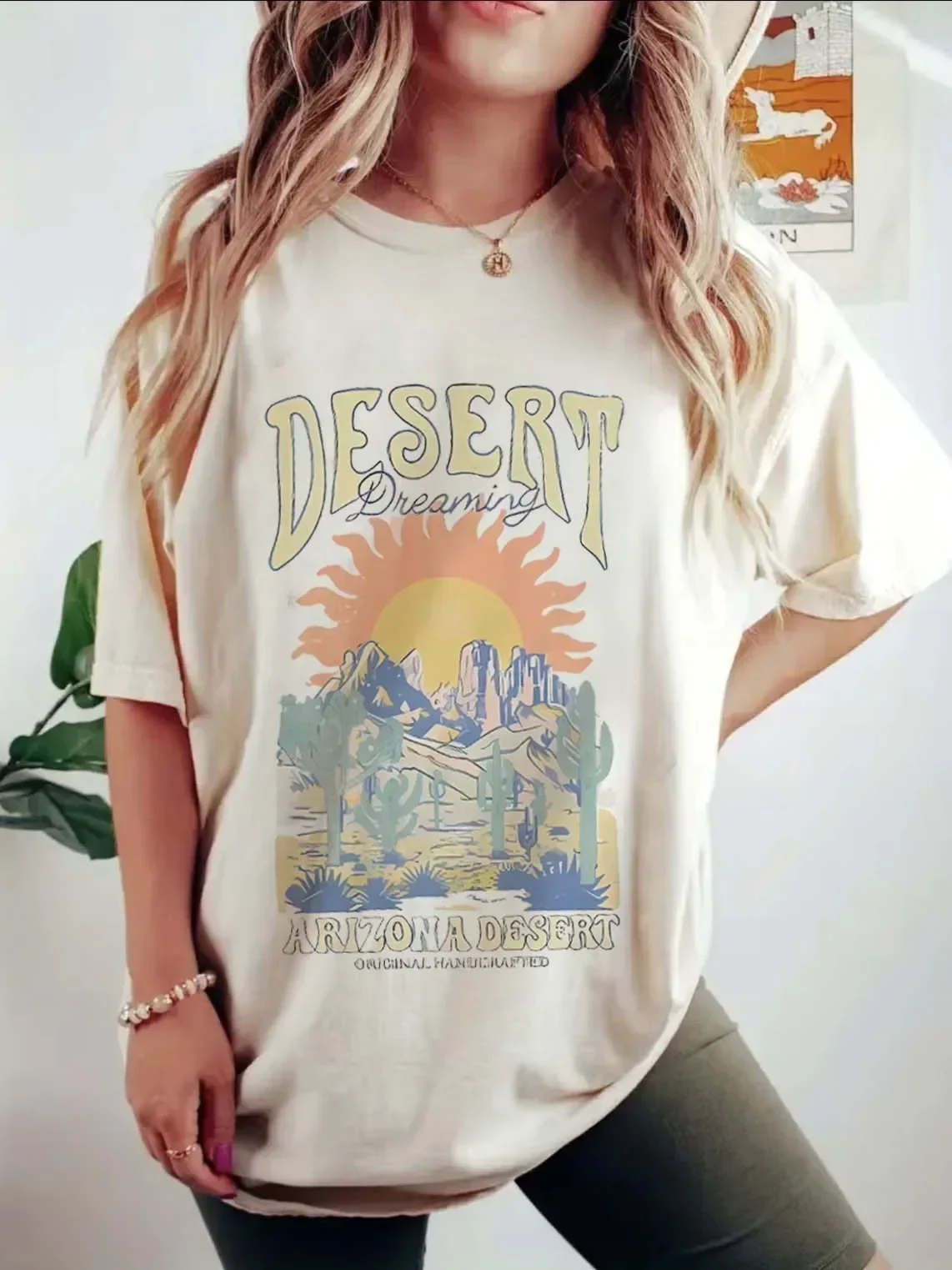 Fashionable Women's Casual Design Dream Vector Design T-Shirt With Cute 90s Sweet Trend Women's Short Sleeved Printed T-Shirt.