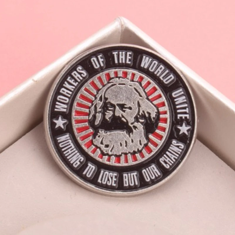 Broche esmaltado "Workers Of The World Unite" - Marxista - Pin temático para entusiastas políticos