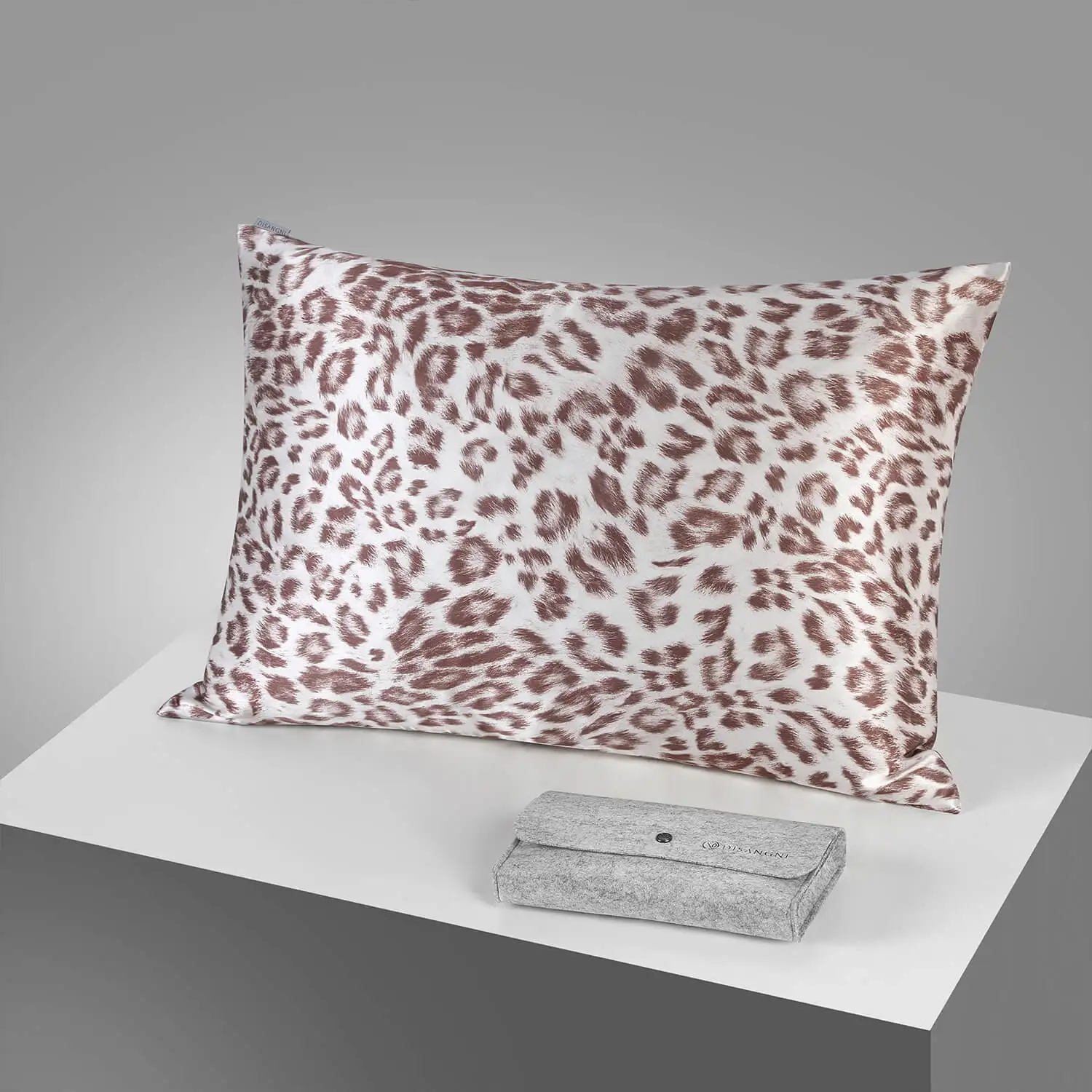 

Double-Sided 21 Momme Pure Mulberry Silk Pillowcase with Zipper - Exotic Leopard Pattern, Queen Size