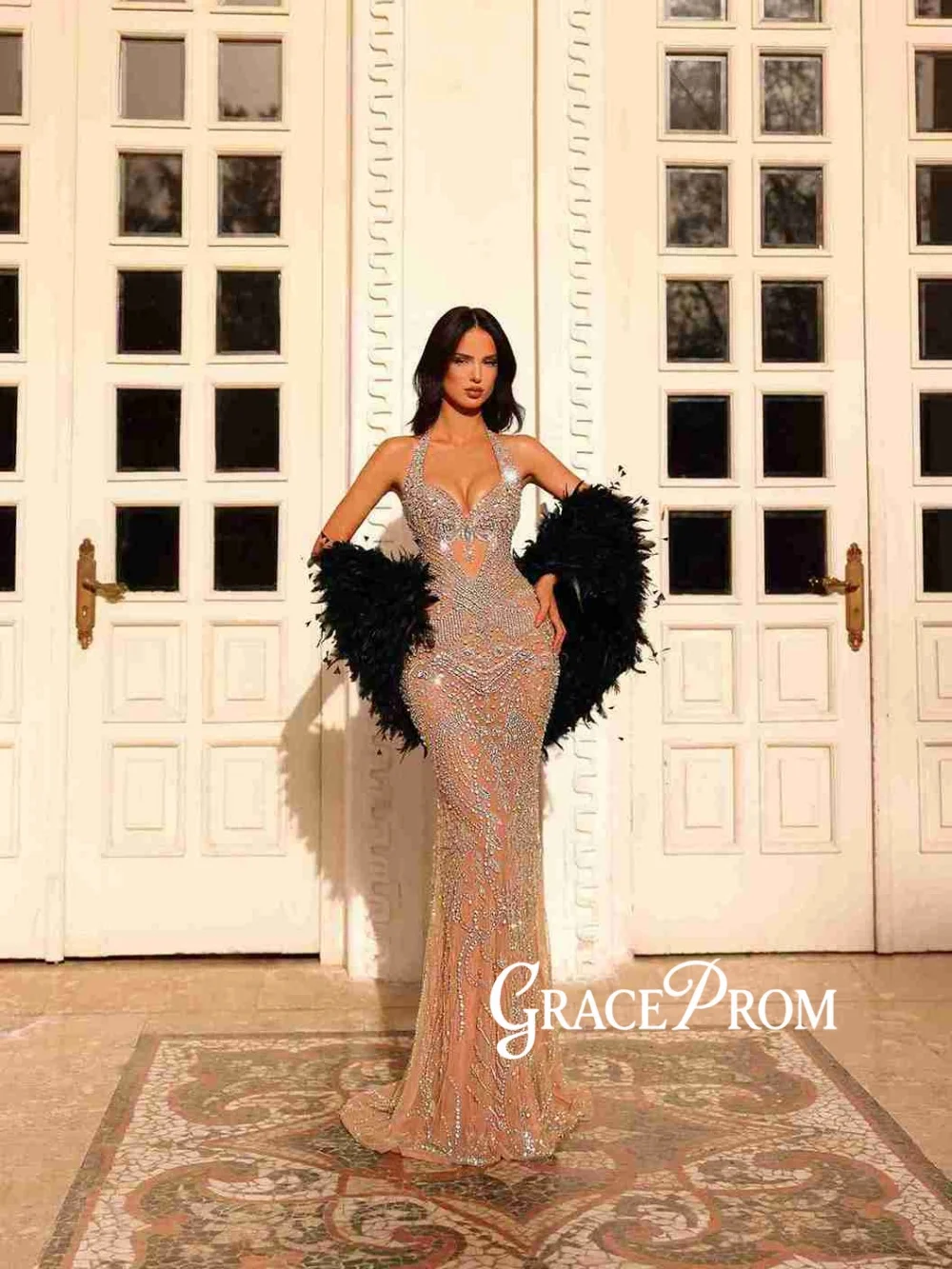 

Feathered Cape Luxurious Crystal Evening Dress Stylish Halter Mermaid Long Wedding Party Gown Customized Graceful Banquet Gowns