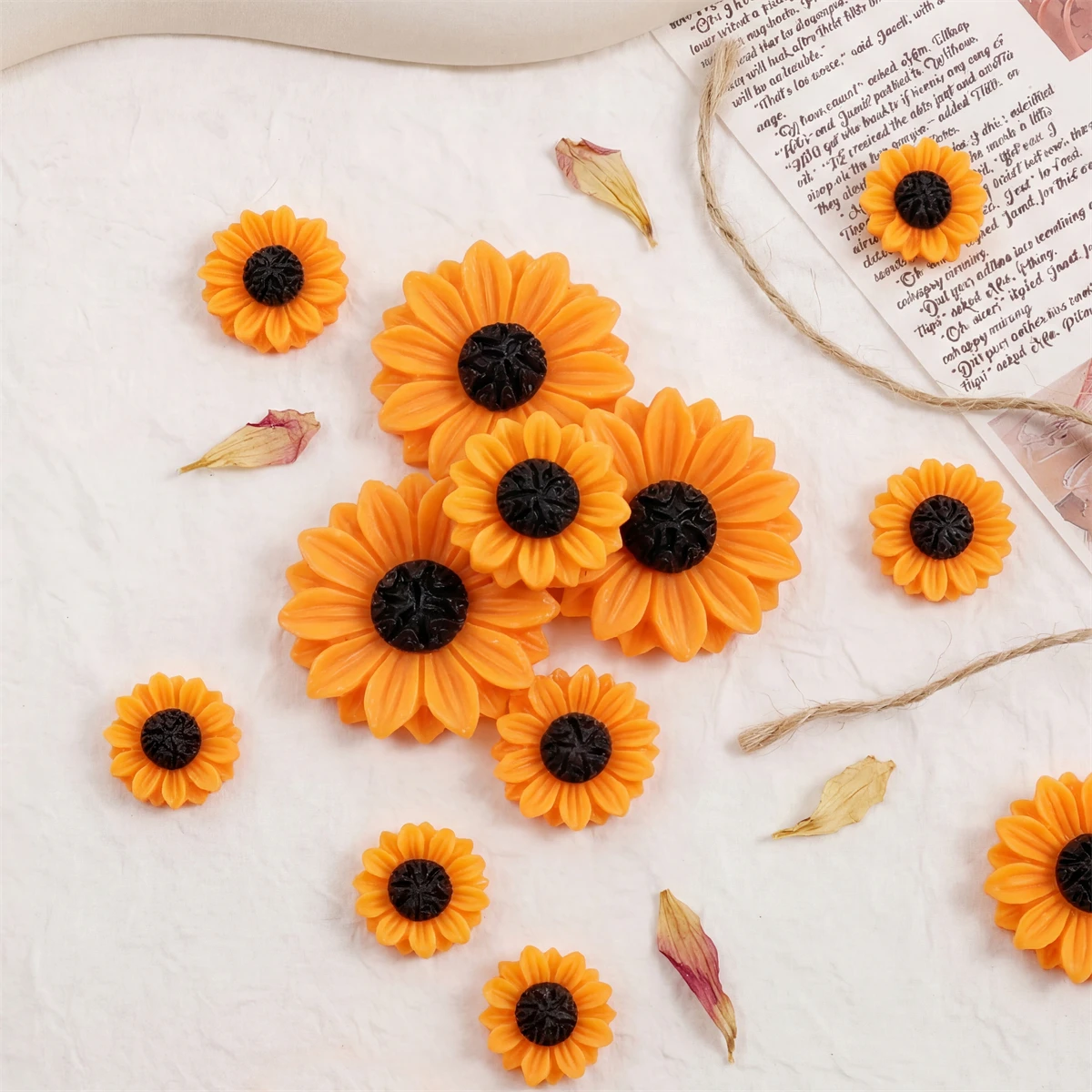 

5pcs Sweet Orange Yellow Resin Sunflower Charms 4Sizes Flower Pendant for Women Necklace Earrings Materials Jewelry Making Gifts