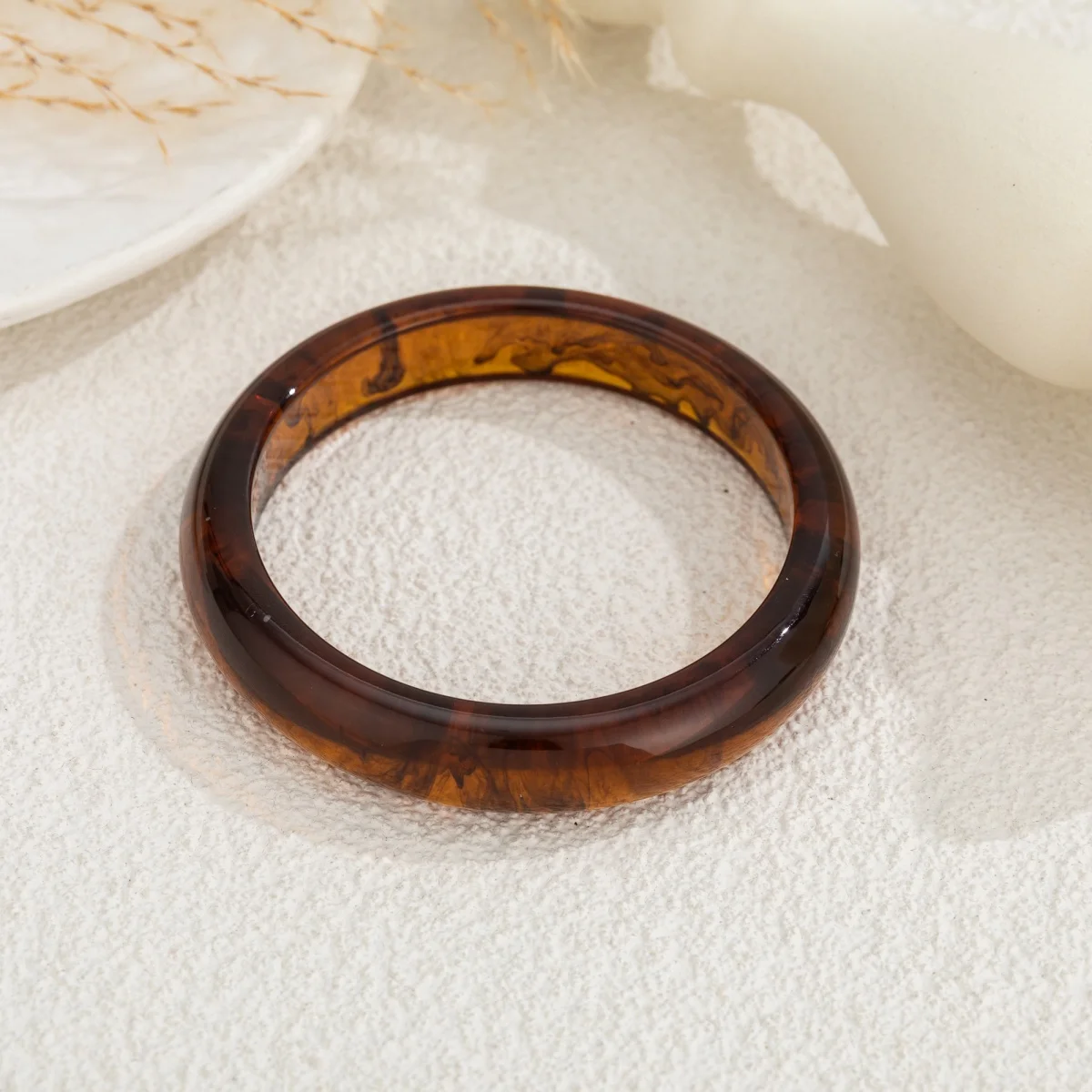 KMVEXO 2025 Summer New Vintage Round Thin Resin Acrylic Bangle for