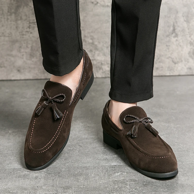 

2025 New Men's Comfortable Anti Velvet Leather Pointed Bean Shoes Fashion Brand Men's Business Banquet Brown Small Leather Shoes
