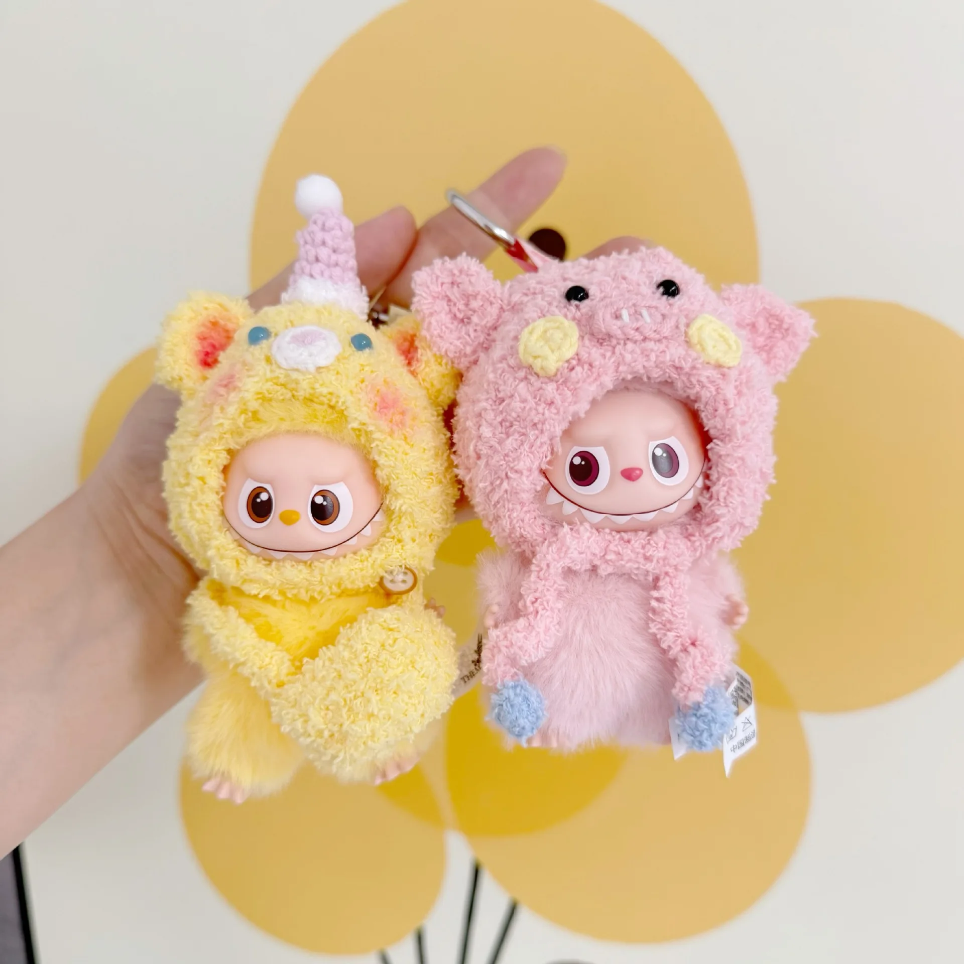 

Clothes For 10cm Labubu Doll 4.0 Mini Version Handmade Plush Headgears Pink Pig & Yellow Elephant With Small Bag