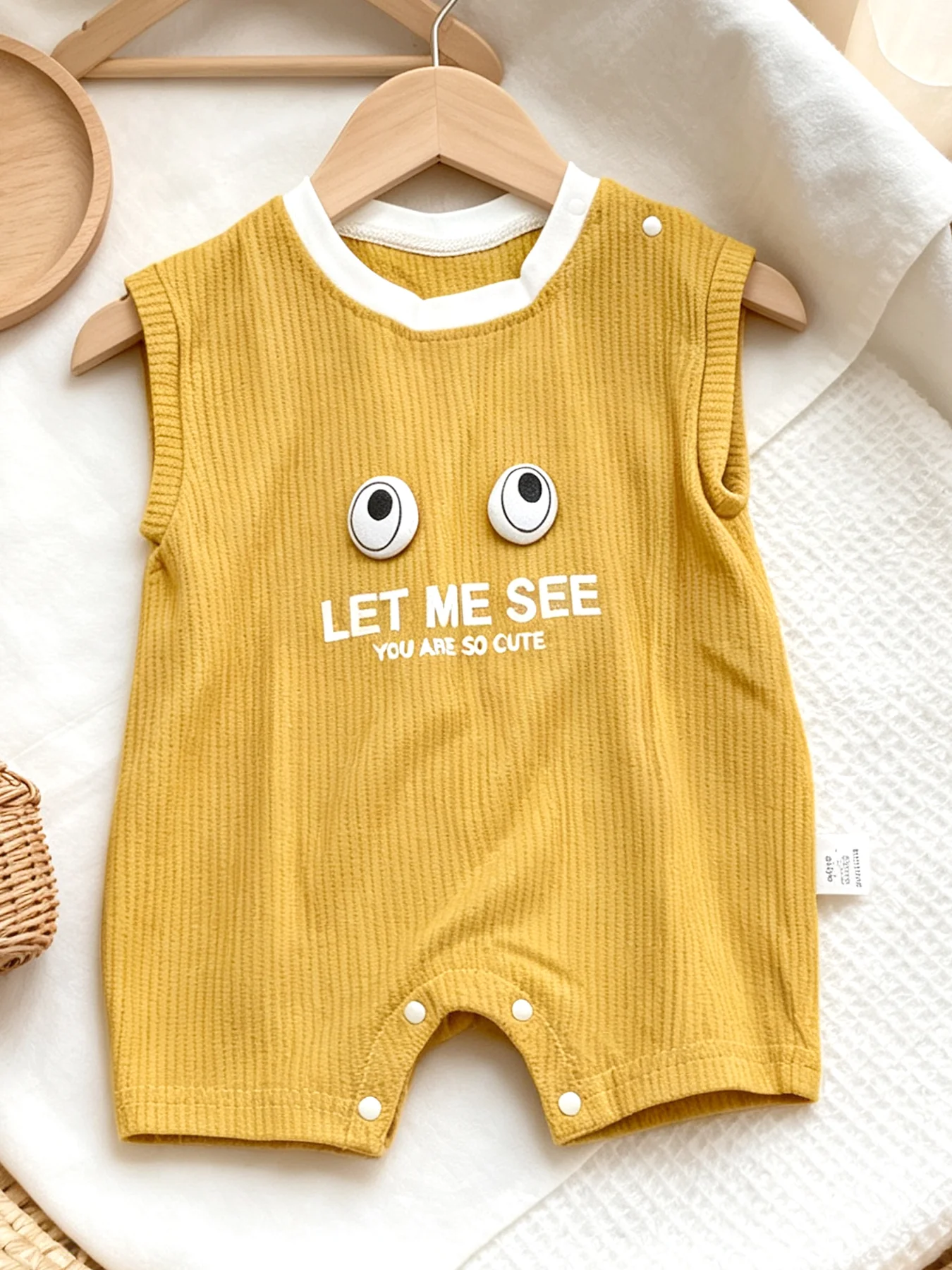 3D Eye Design Sleeveless Triangle Romper for Baby Boys—Spring/Summer Round Neck, Casual Outfit for Babies Aged 0–12 Months