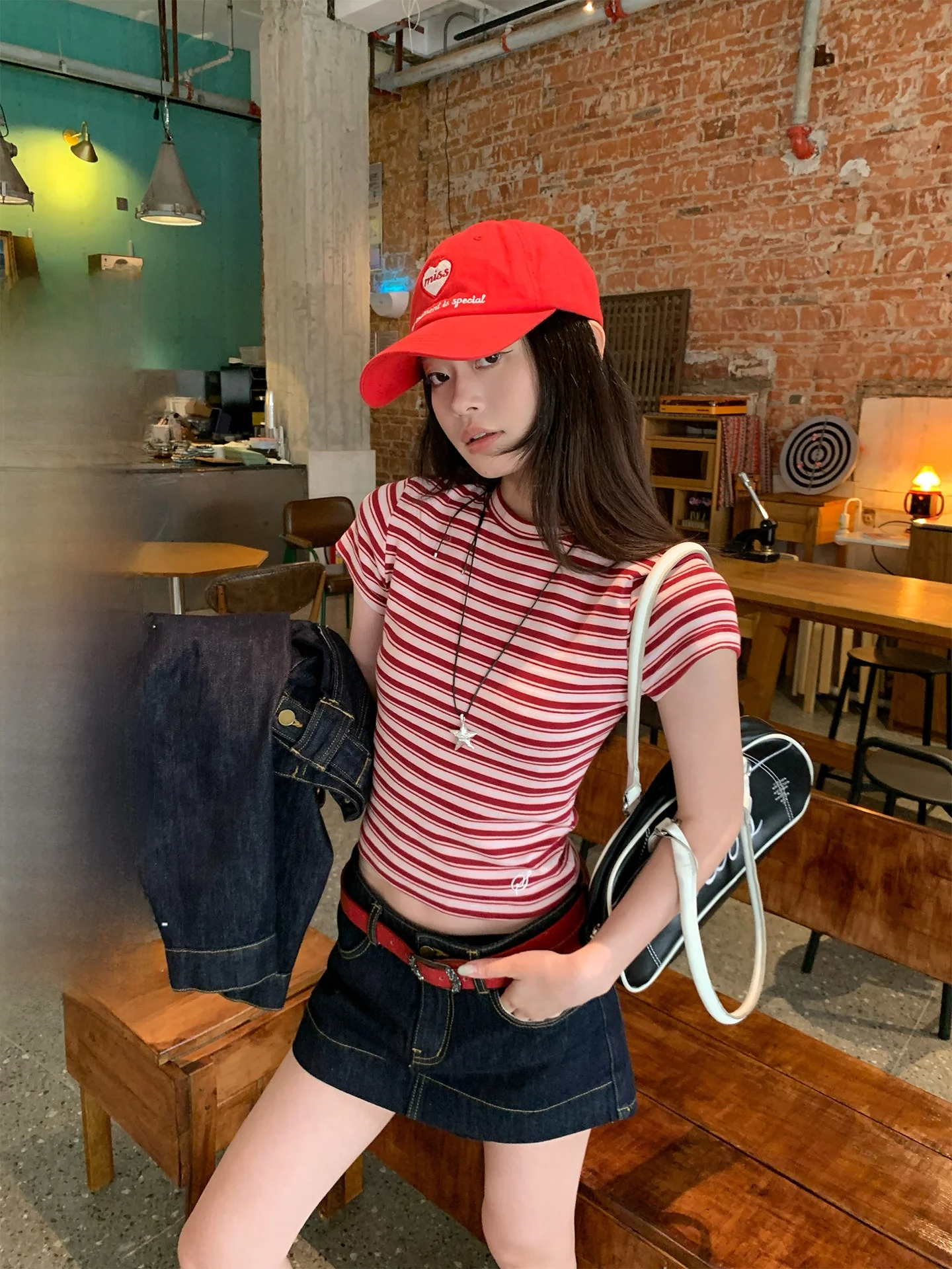 

Red Striped Slim Fit Short Sleeve T-Shirt Women's Summer New Korean Style Sook Jin Commute Style Creative Pattern Cotton Top