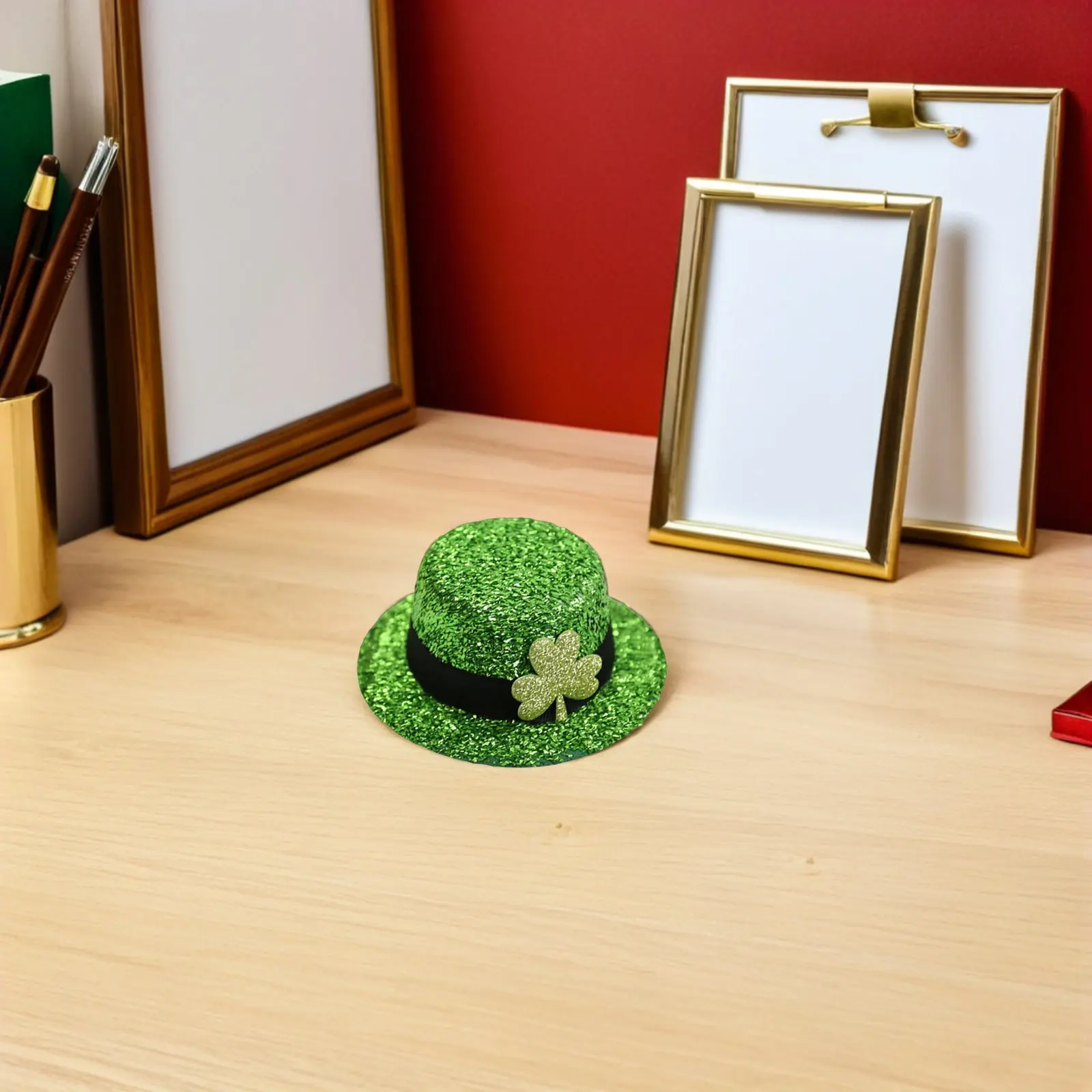 

4Pcs Hair Clips St Patricks Mini Top Hats Shiny Green Sequin Leprechaun Hair Accessories Festival St Patricks Mini Top Hat