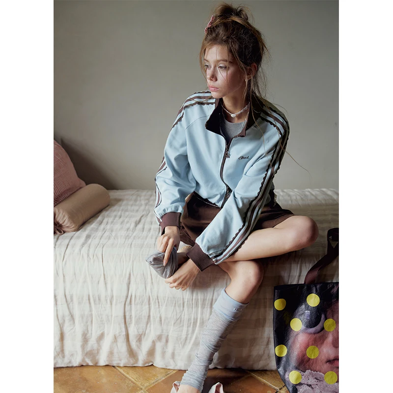 ELFSACK Women's Y2K Cropped Zip Up Jacket with Lace Stripe Detail, Contrast Color Stand Collar Coat for Autumn